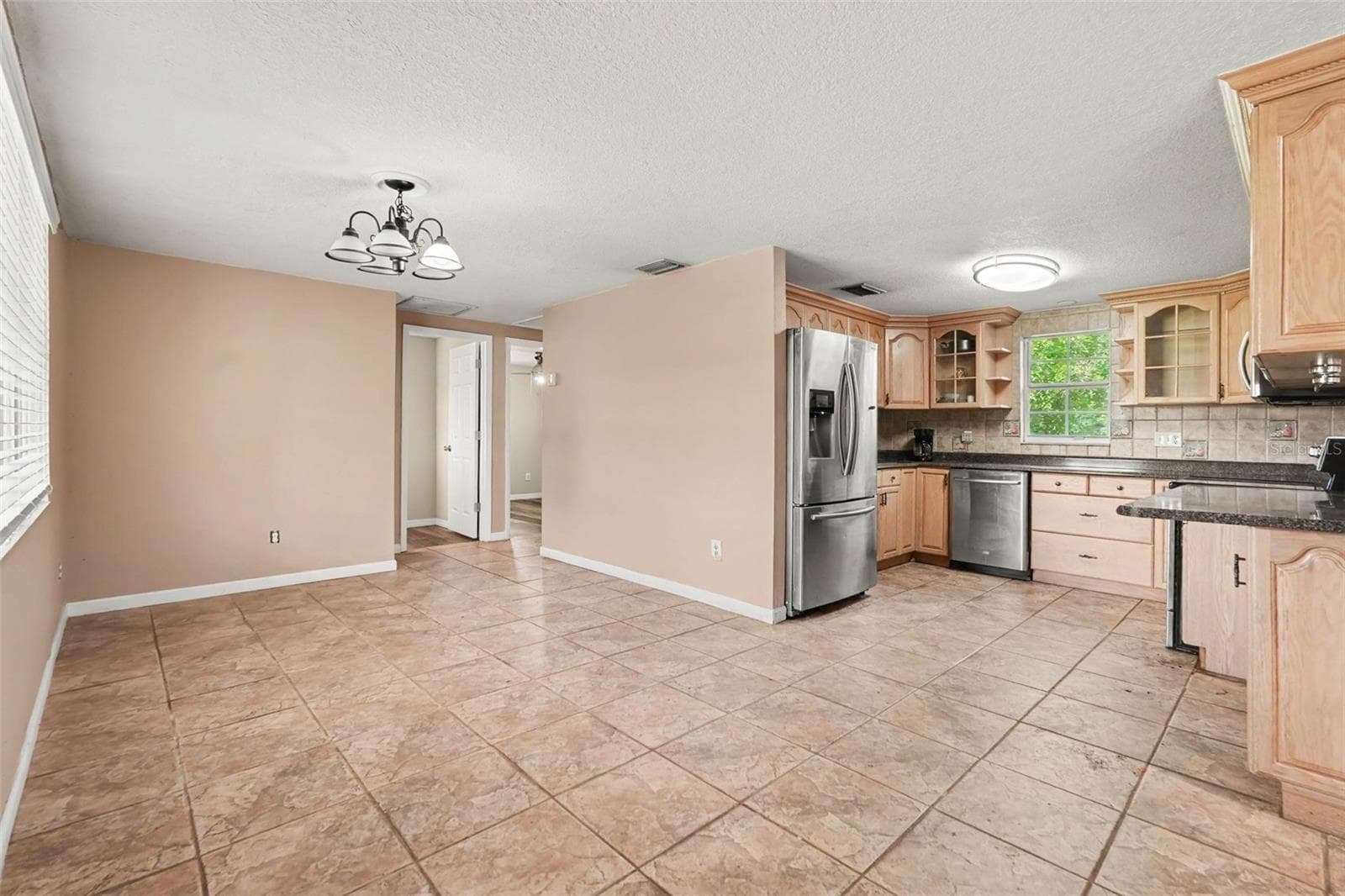 Single Family Residence at 805 W COLLEGE AVE, RUSKIN, photo 4 of 36
