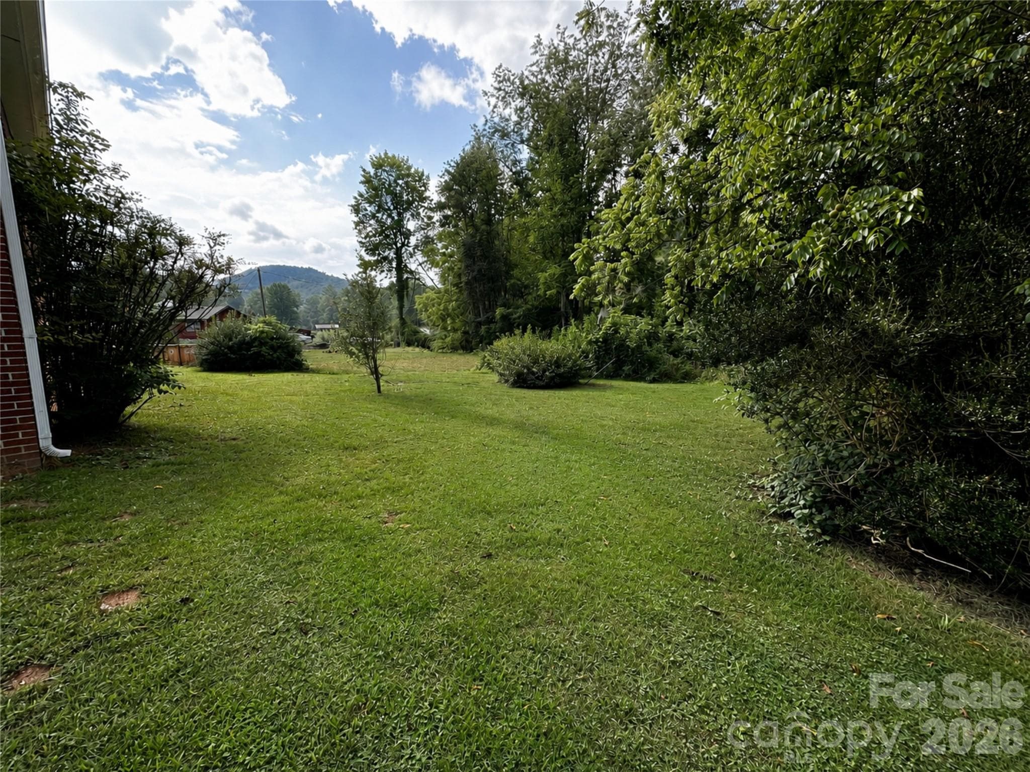 Single Family Residence at 440 Old US 19e Highway, Spruce Pine, photo 3 of 20
