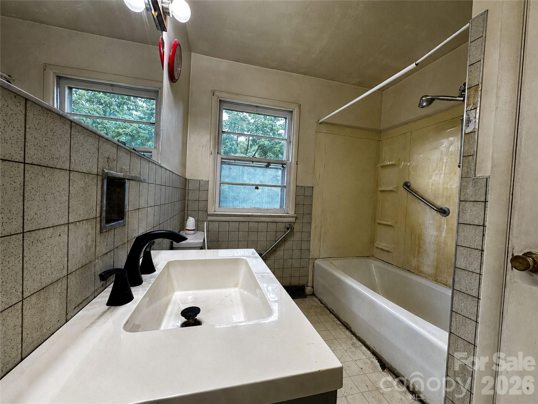 Single Family Residence at 440 Old US 19e Highway, Spruce Pine, photo 17 of 20