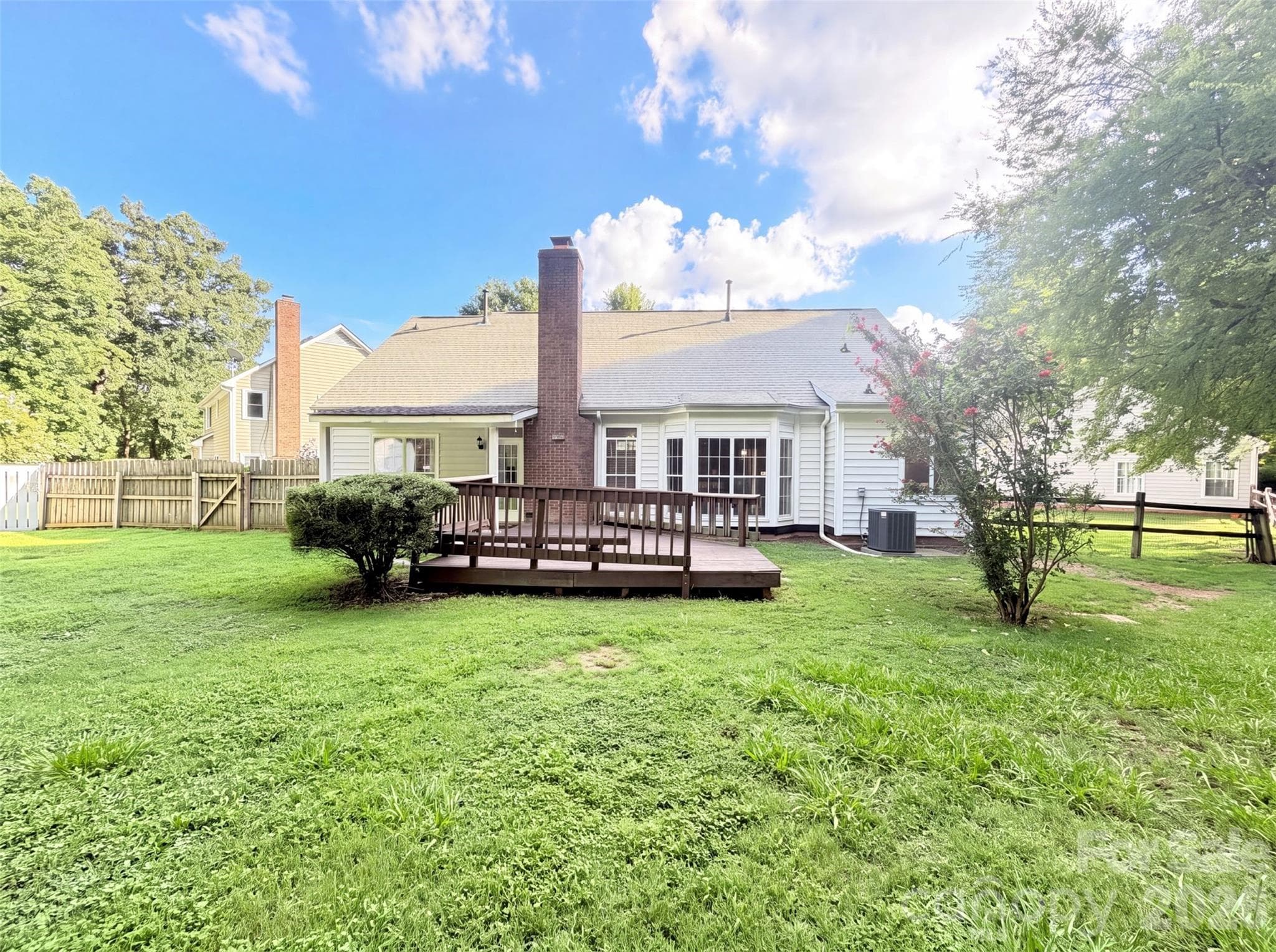 Single Family Residence at 8536 Albury Walk Lane, Charlotte, photo 5 of 16