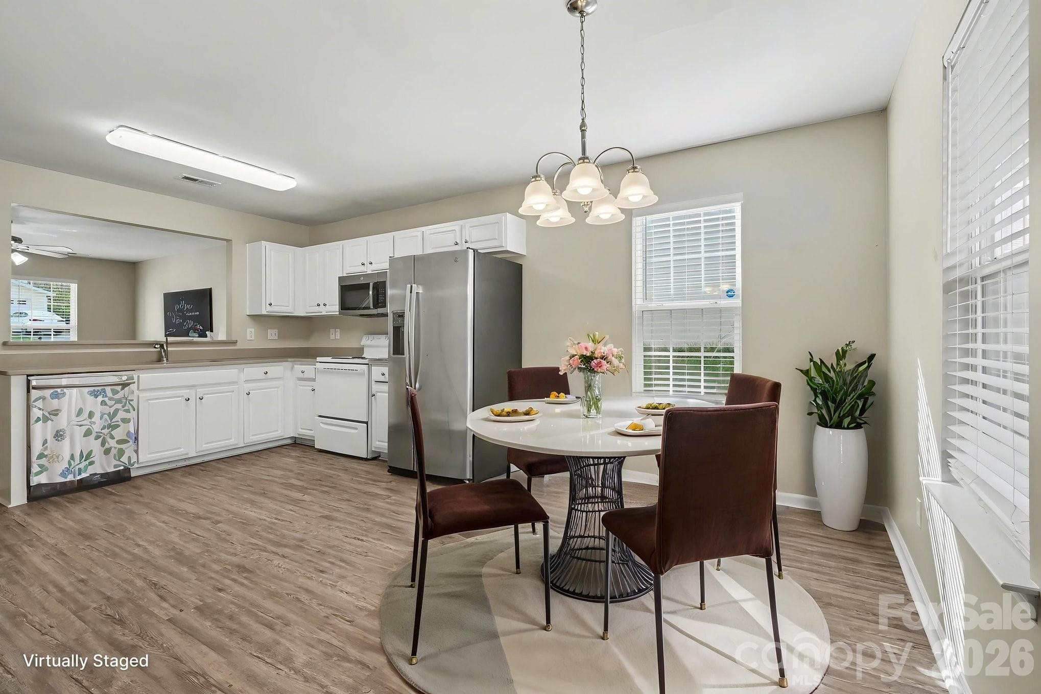 Single Family Residence at 911 Valley Ridge Road, Charlotte, photo 8 of 24