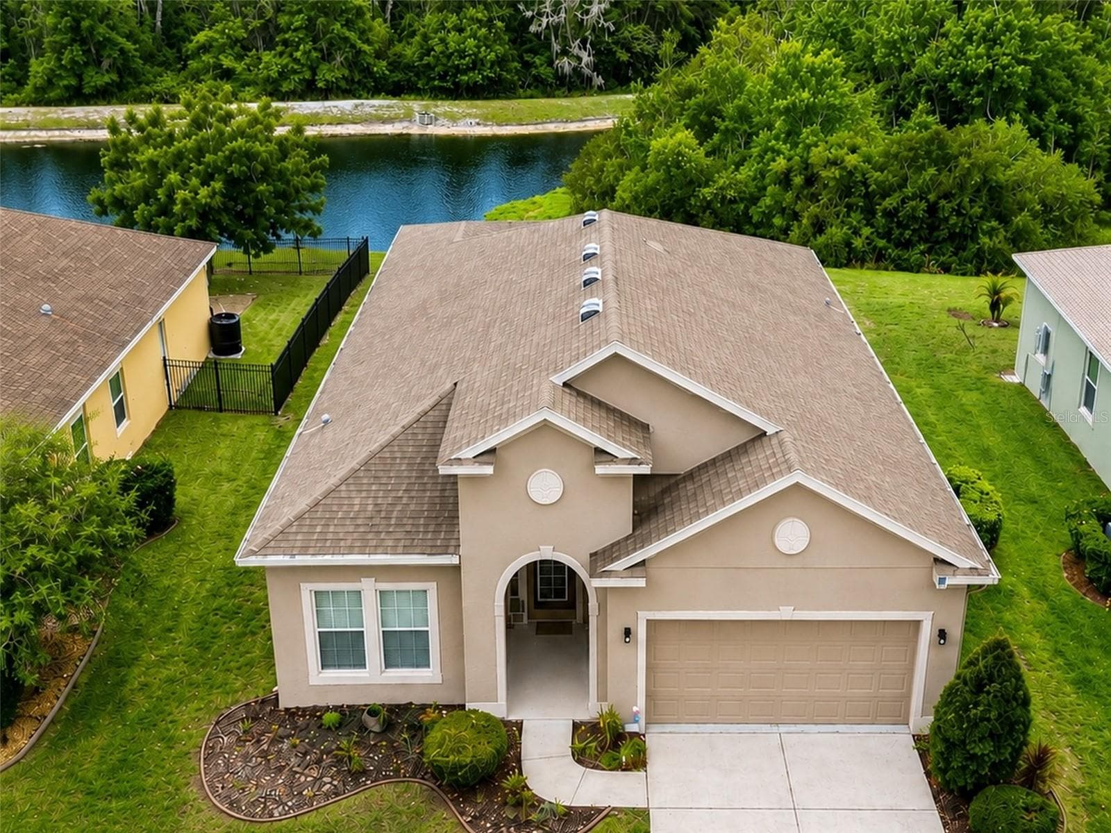 11059 BELLE HAVEN DR