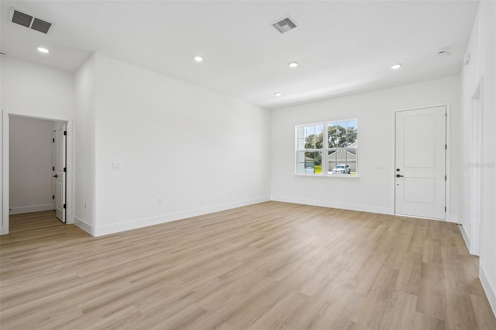 Single Family Residence at 6207 SW 128TH STREET RD, OCALA, photo 5 of 33