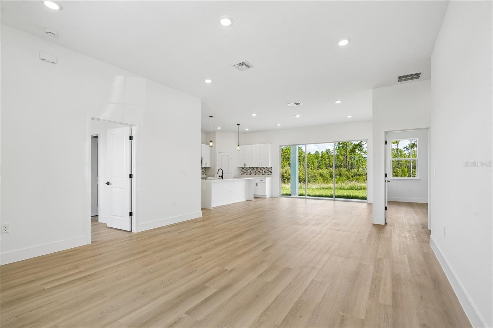 Single Family Residence at 6207 SW 128TH STREET RD, OCALA, photo 7 of 33
