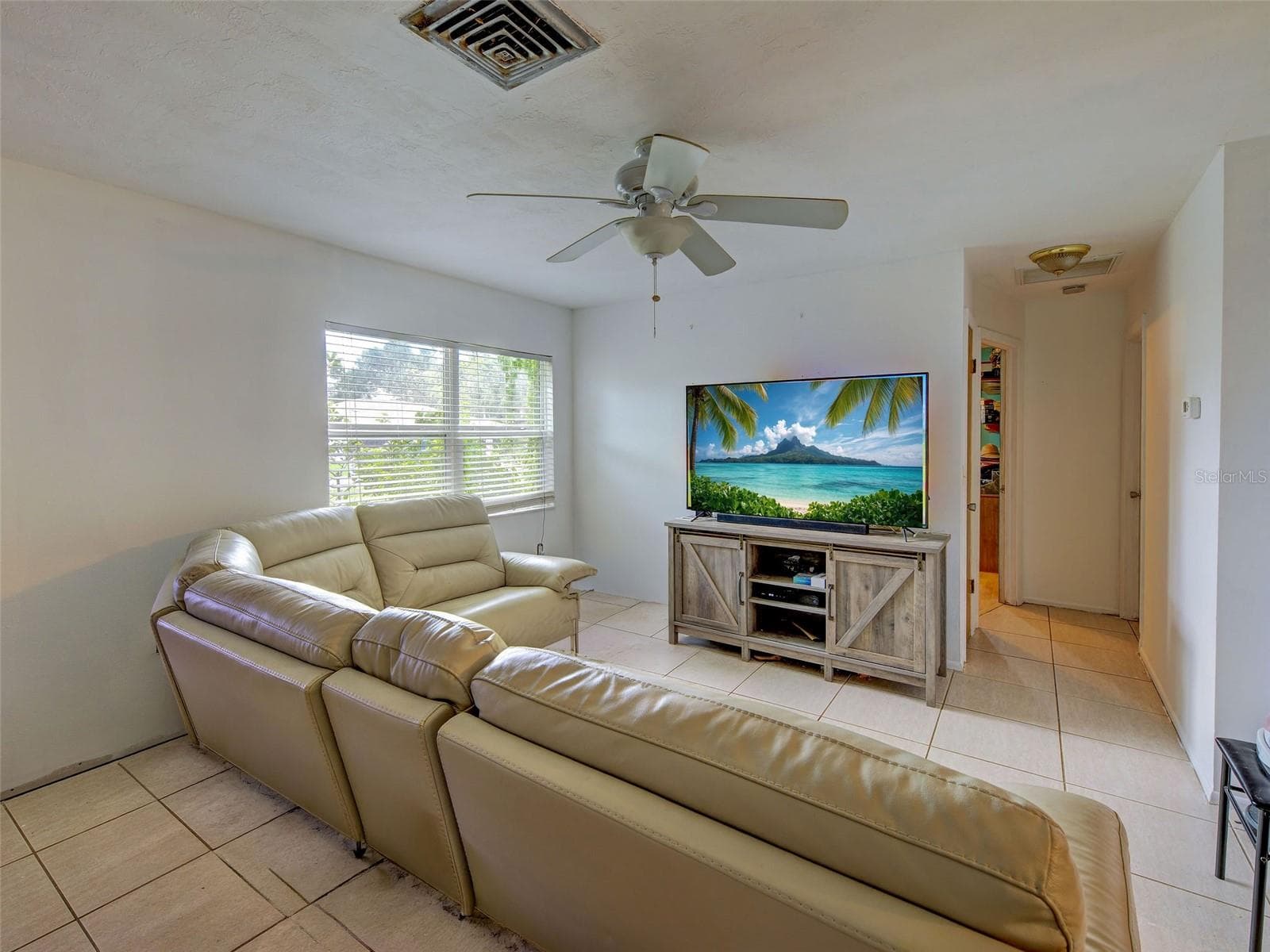 Single Family Residence at 355 TRINITY RD, VENICE, photo 19 of 38