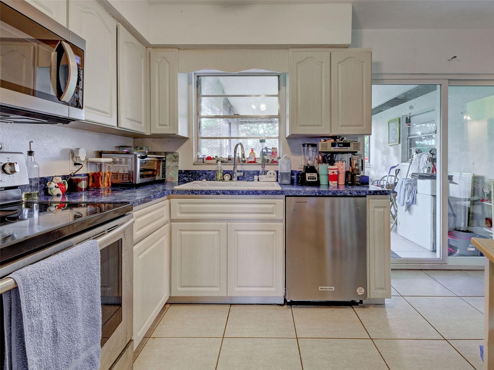 Single Family Residence at 355 TRINITY RD, VENICE, photo 23 of 38