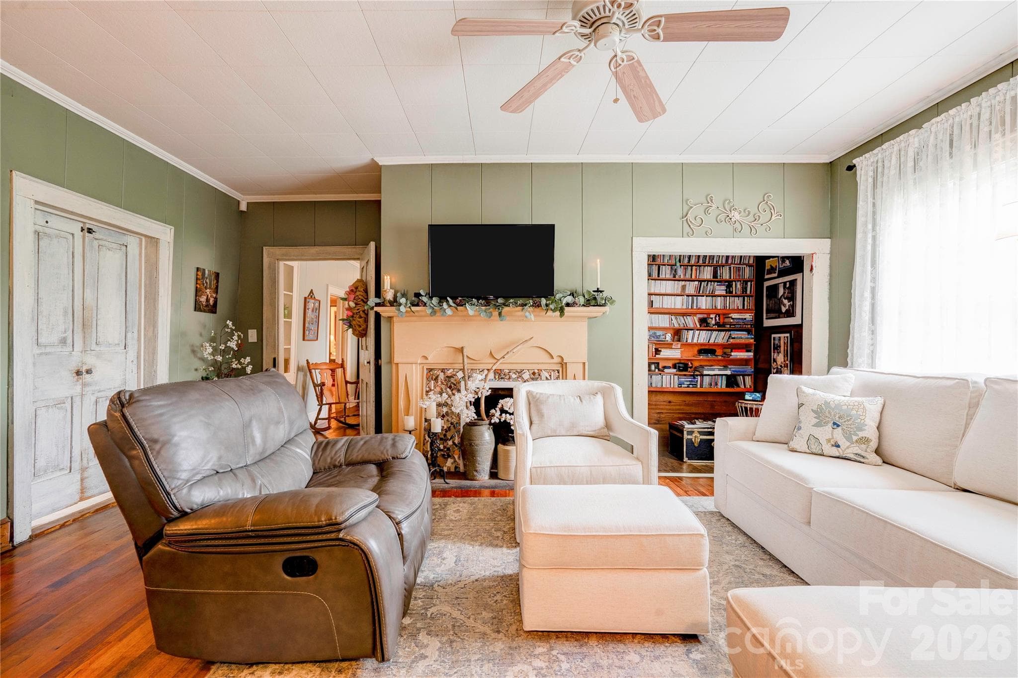 Family Room - 411 Pleasant Ridge Church Road, Shelby