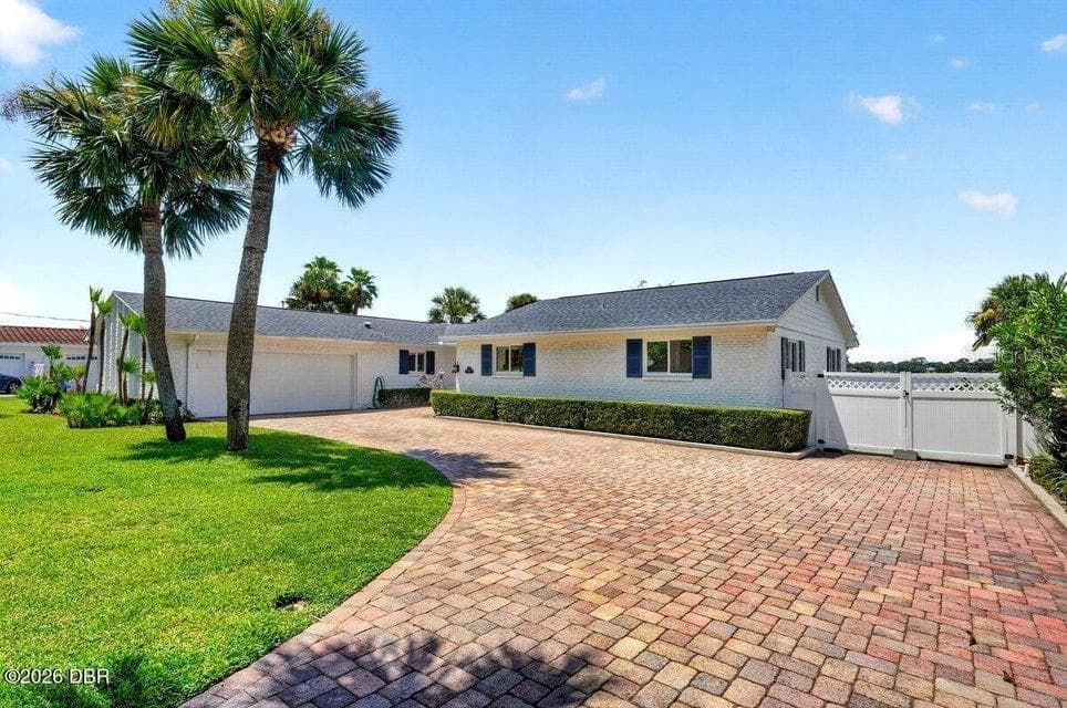 Single Family Residence at 448 RIVERSIDE DR, ORMOND BEACH, photo 3 of 29