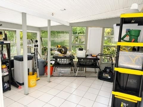 Covered patio - 926 29TH ST N, ST PETERSBURG