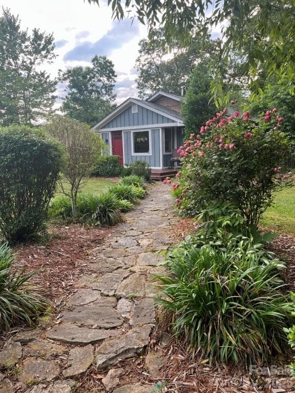 Single Family Residence at 325 Ewbank Road, Etowah, photo 2 of 34