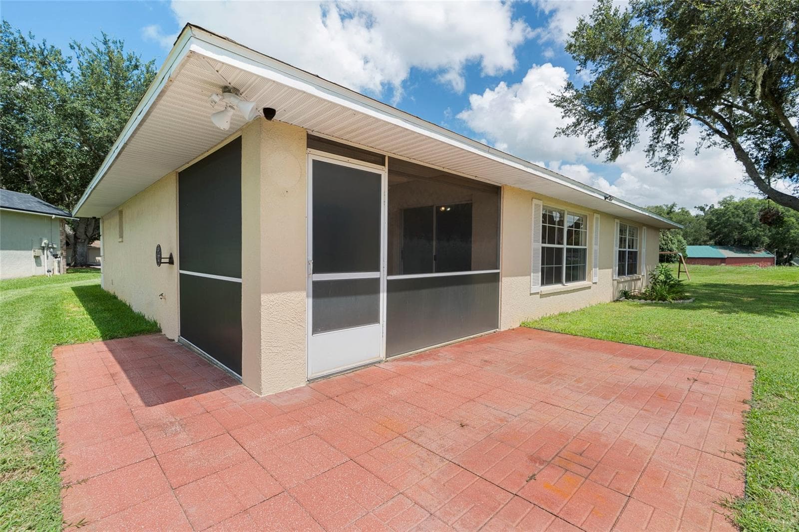 Single Family Residence at 6412 LAURELWOOD DR, ZEPHYRHILLS, photo 2 of 55