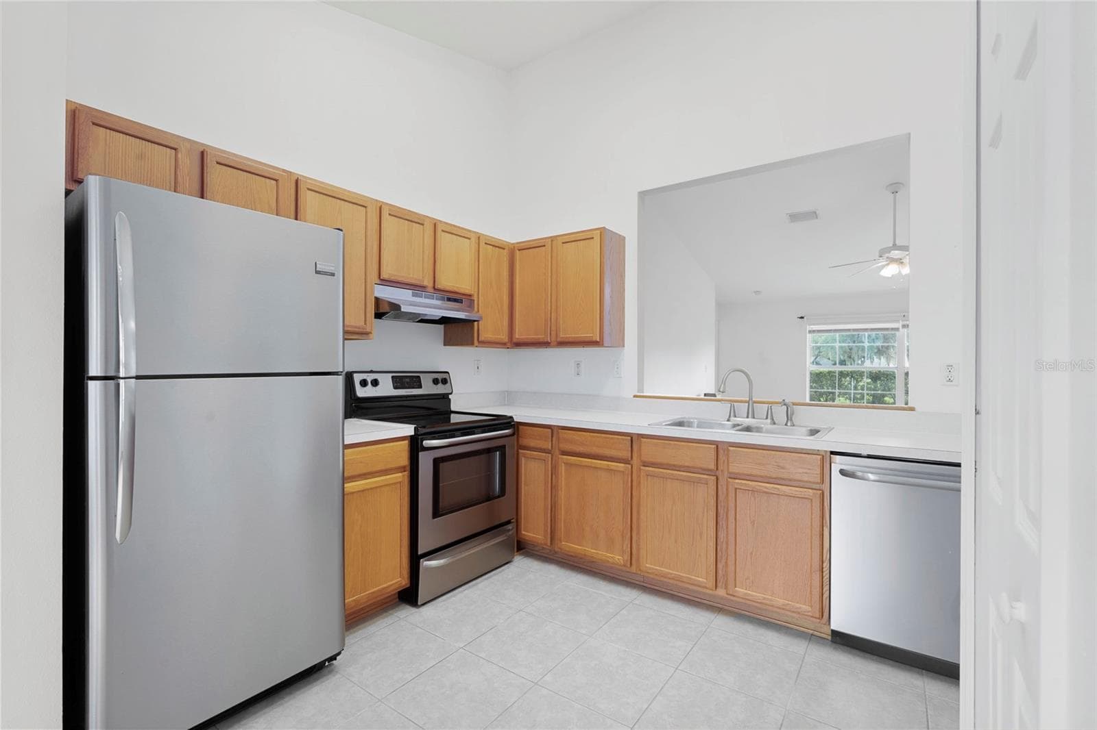Single Family Residence at 6412 LAURELWOOD DR, ZEPHYRHILLS, photo 5 of 55
