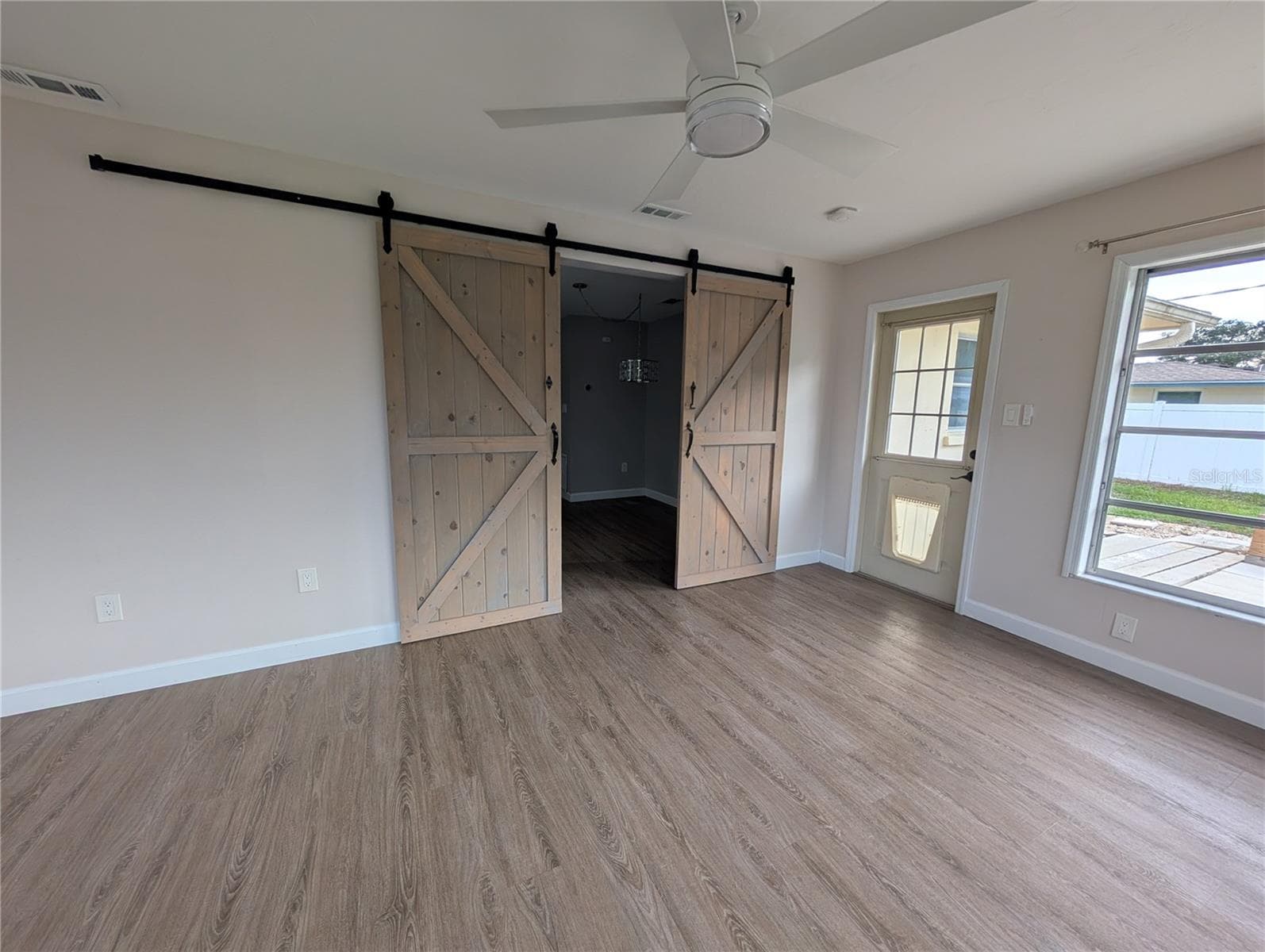 Single Family Residence at 1406 S VENICE BLVD, VENICE, photo 15 of 29
