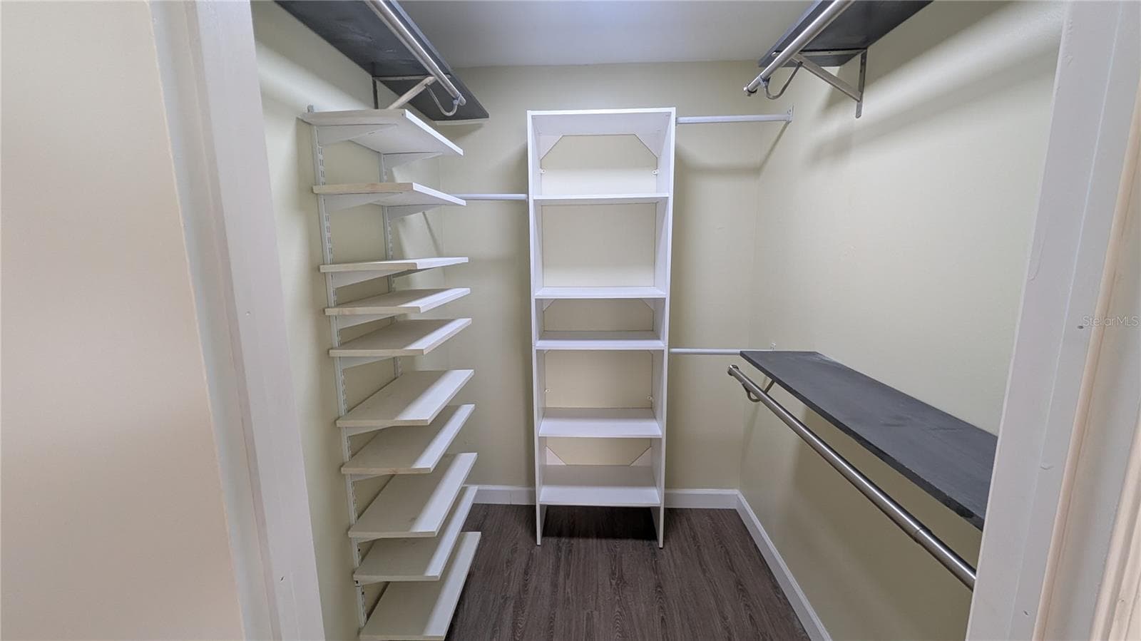 Single Family Residence at 1406 S VENICE BLVD, VENICE, photo 19 of 29