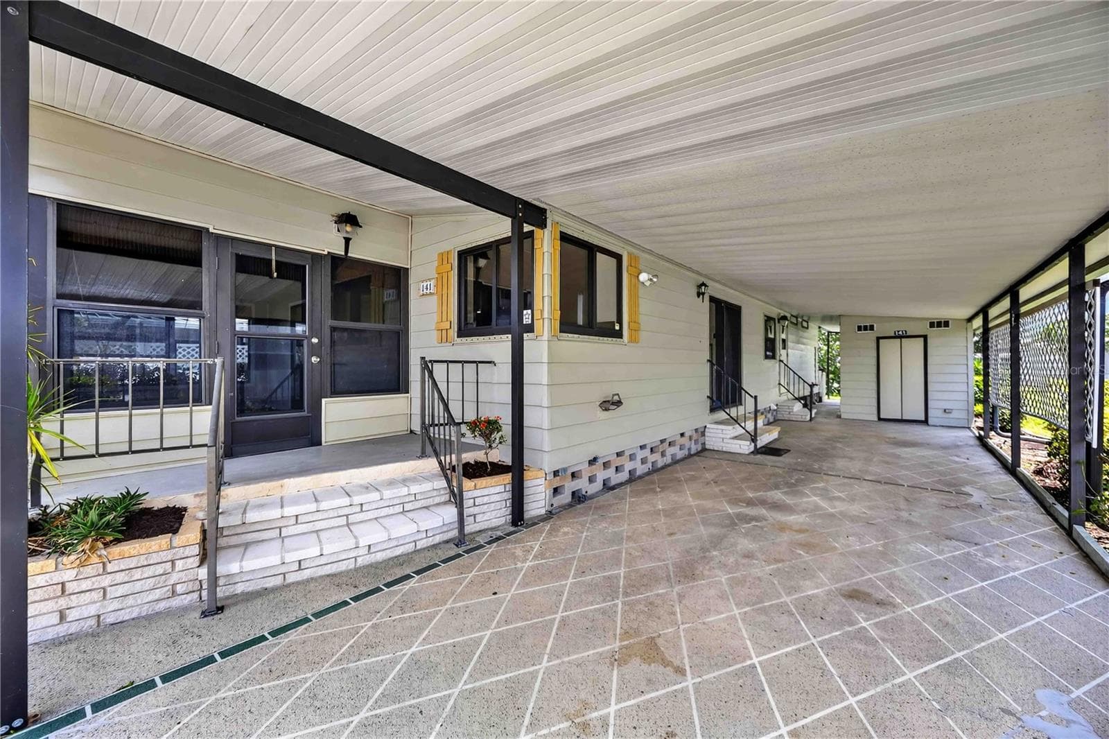 Manufactured Home at 141 RAROTONGA RD, NORTH PORT, photo 5 of 43
