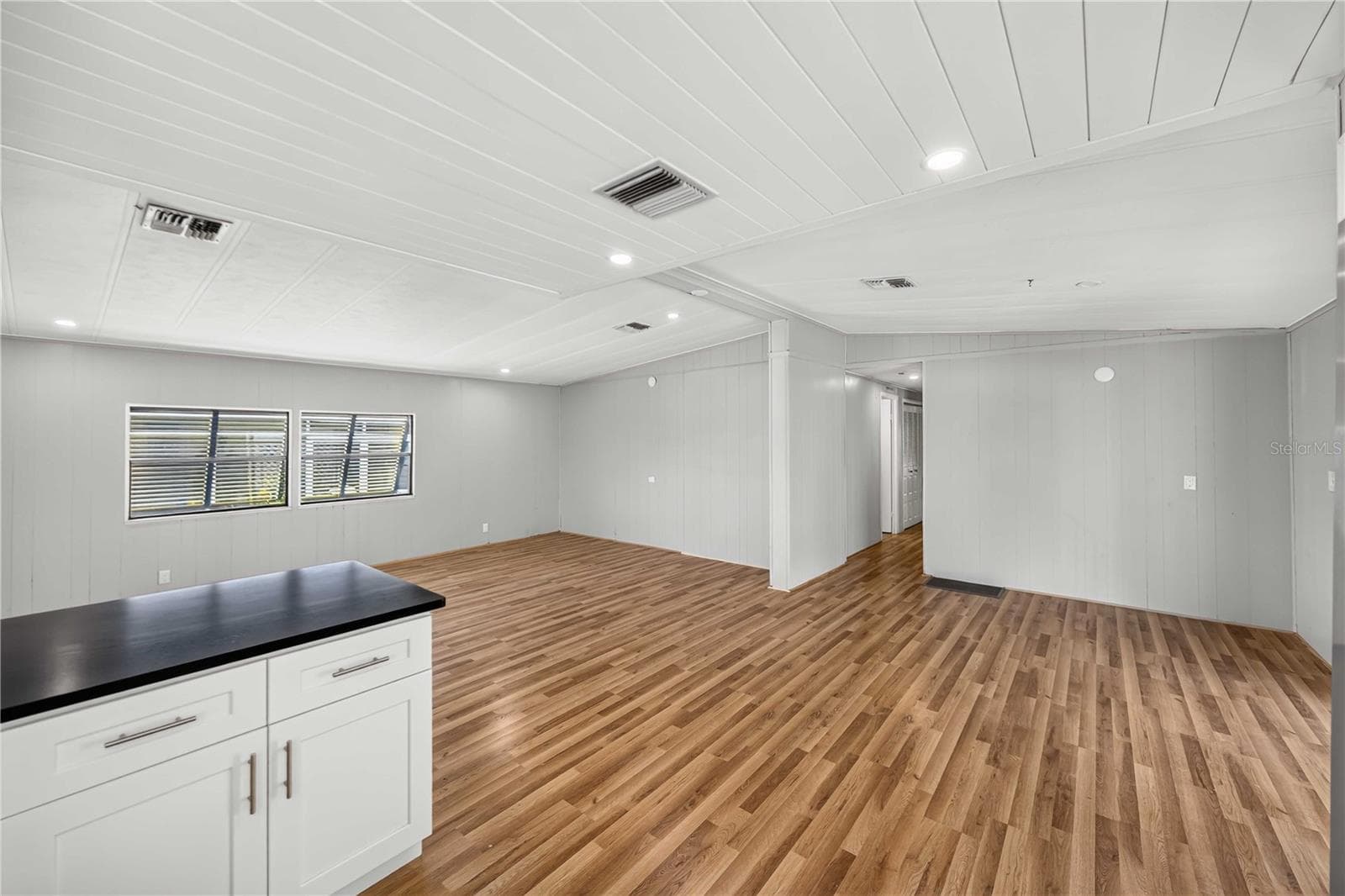 Manufactured Home at 141 RAROTONGA RD, NORTH PORT, photo 9 of 43