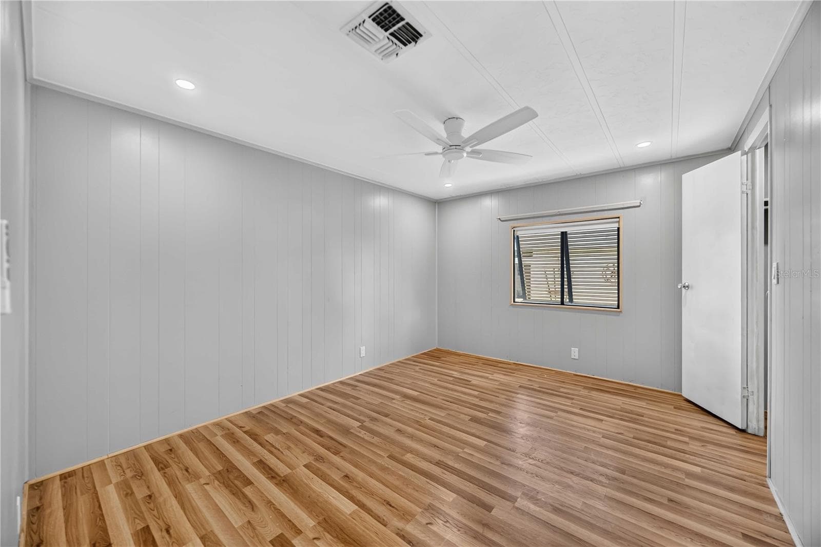 Manufactured Home at 141 RAROTONGA RD, NORTH PORT, photo 17 of 43