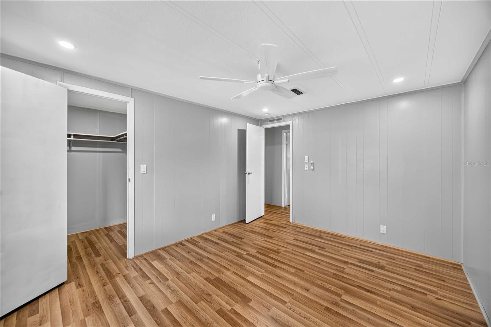Manufactured Home at 141 RAROTONGA RD, NORTH PORT, photo 19 of 43