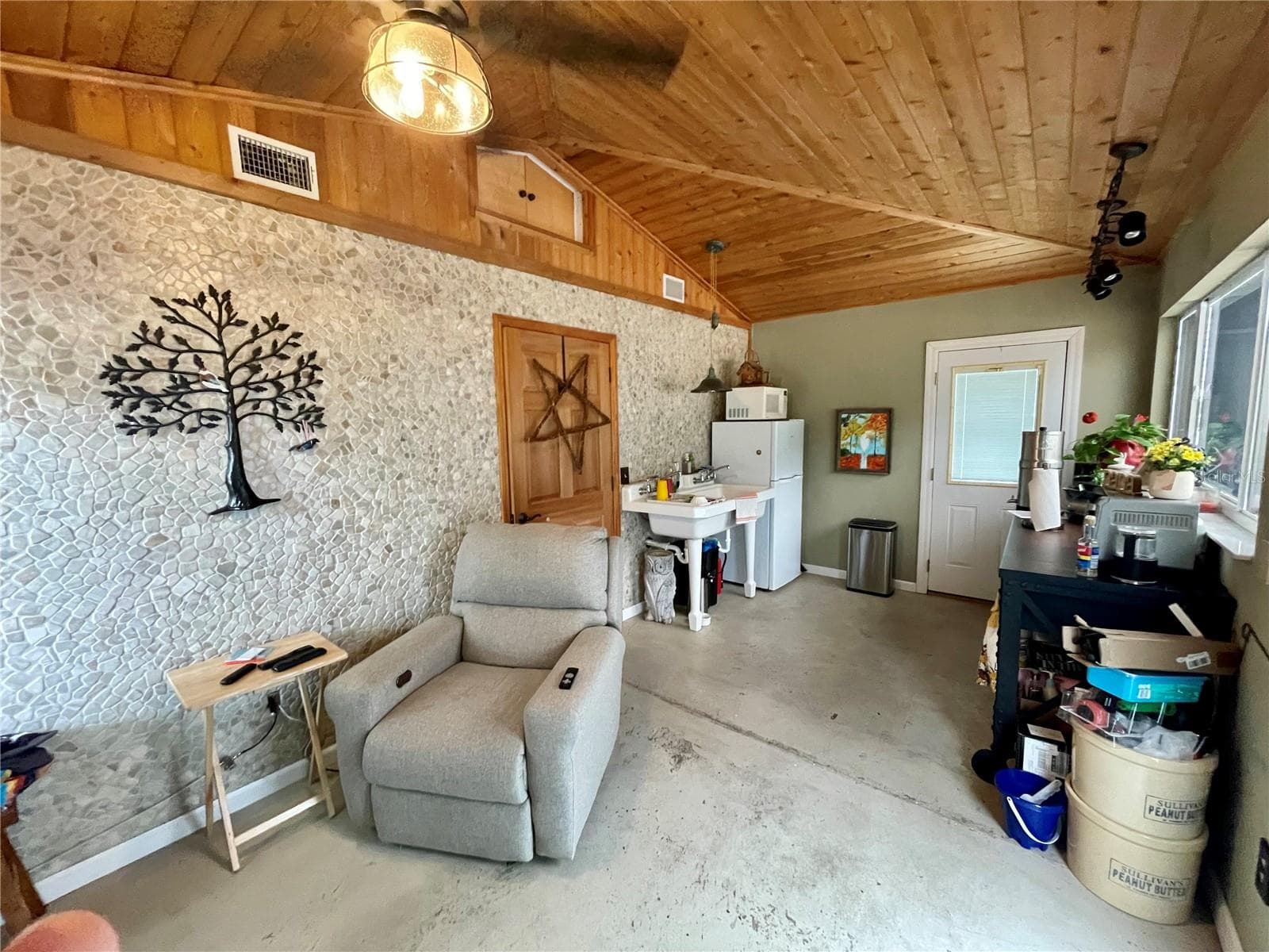 In-law suite - 807 NEPTUNE RD, KISSIMMEE