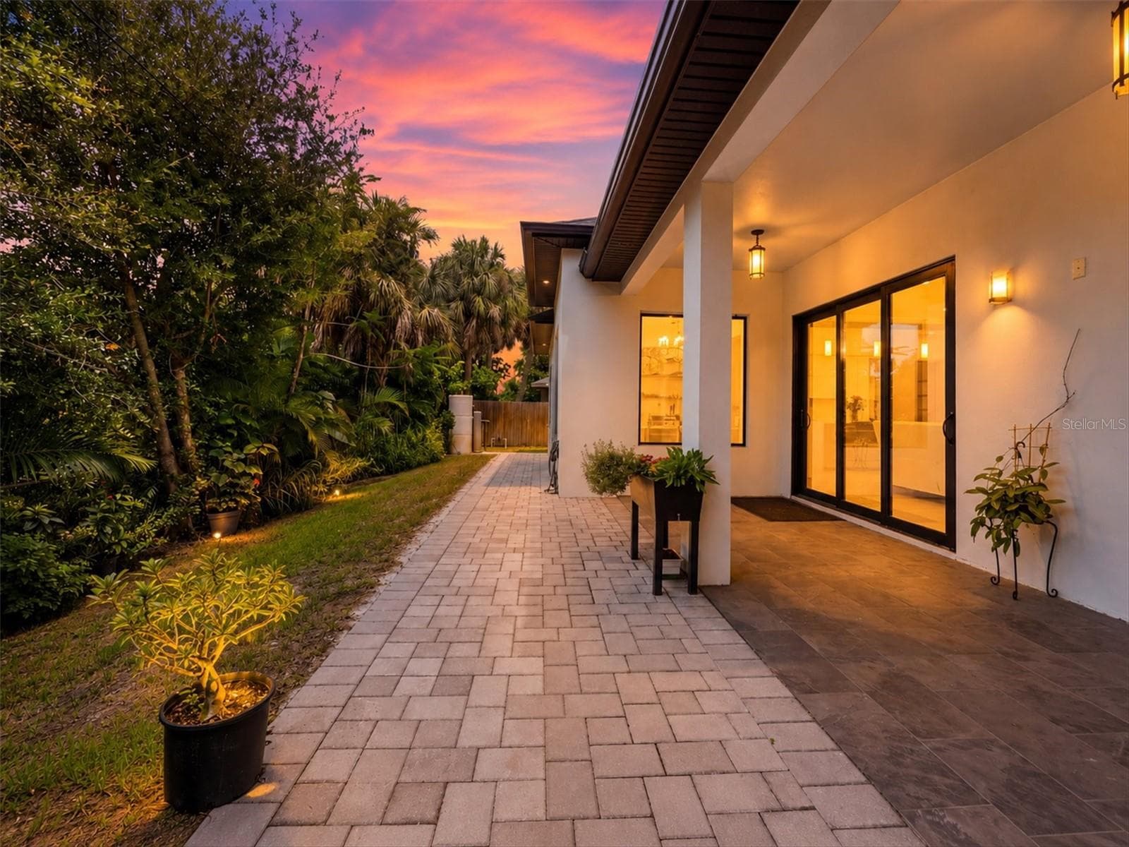 Single Family Residence at 380 COWRY RD, VENICE, photo 4 of 58