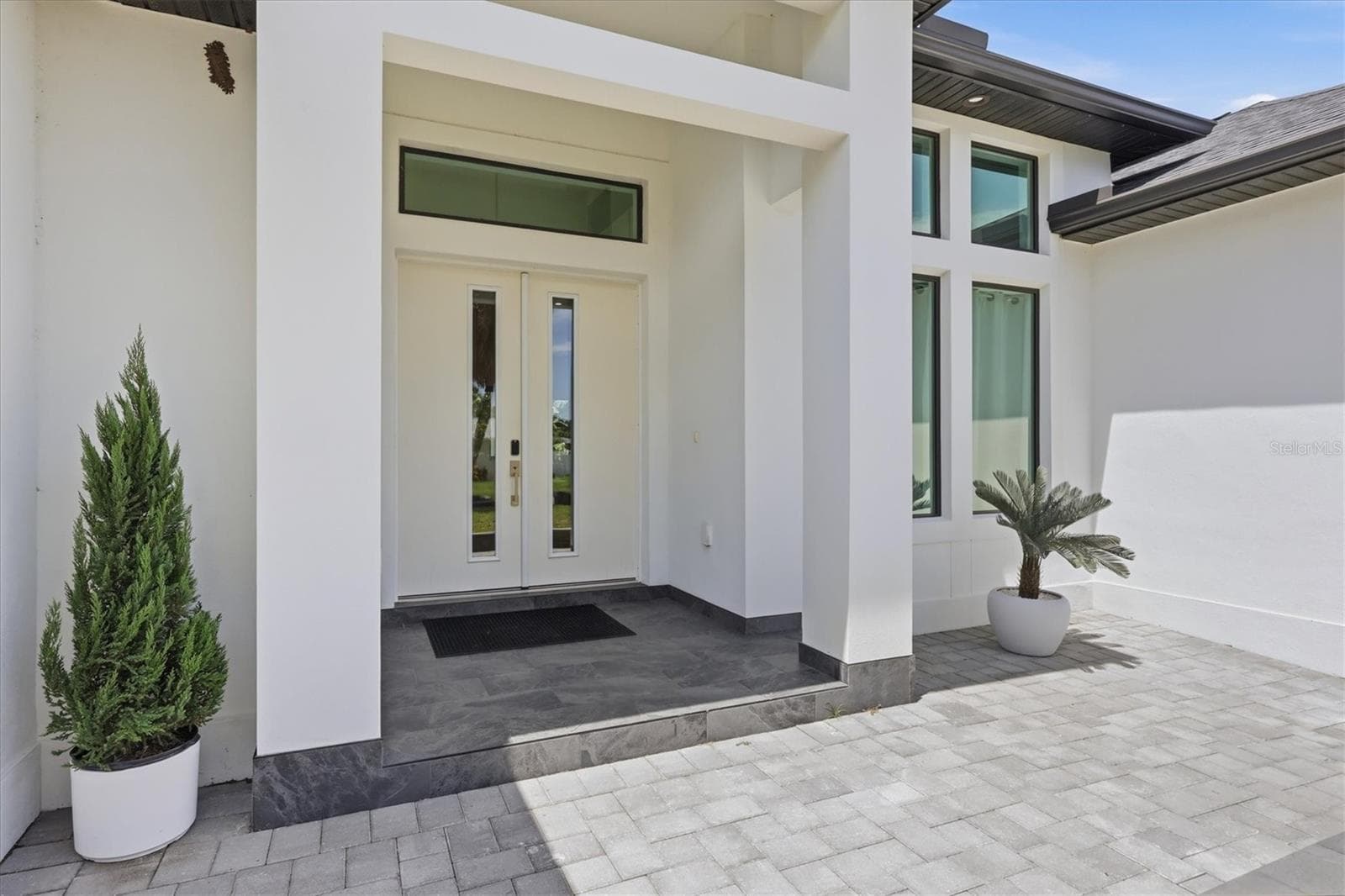 Single Family Residence at 380 COWRY RD, VENICE, photo 9 of 58