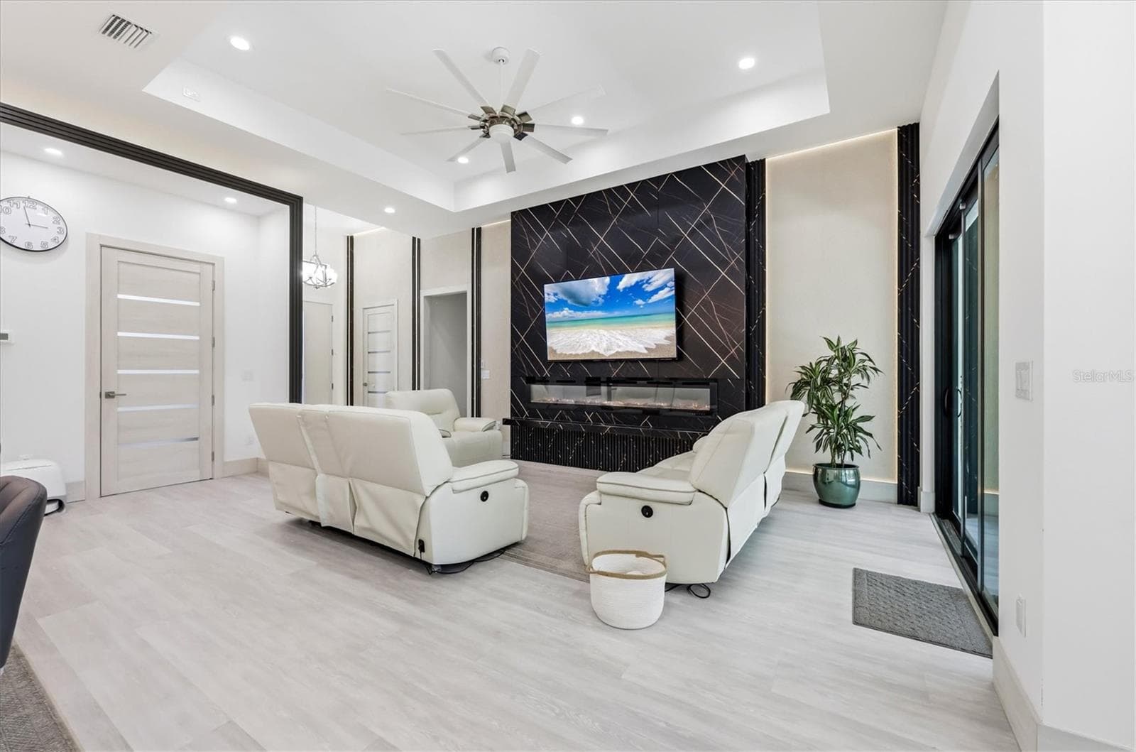 Single Family Residence at 380 COWRY RD, VENICE, photo 14 of 58
