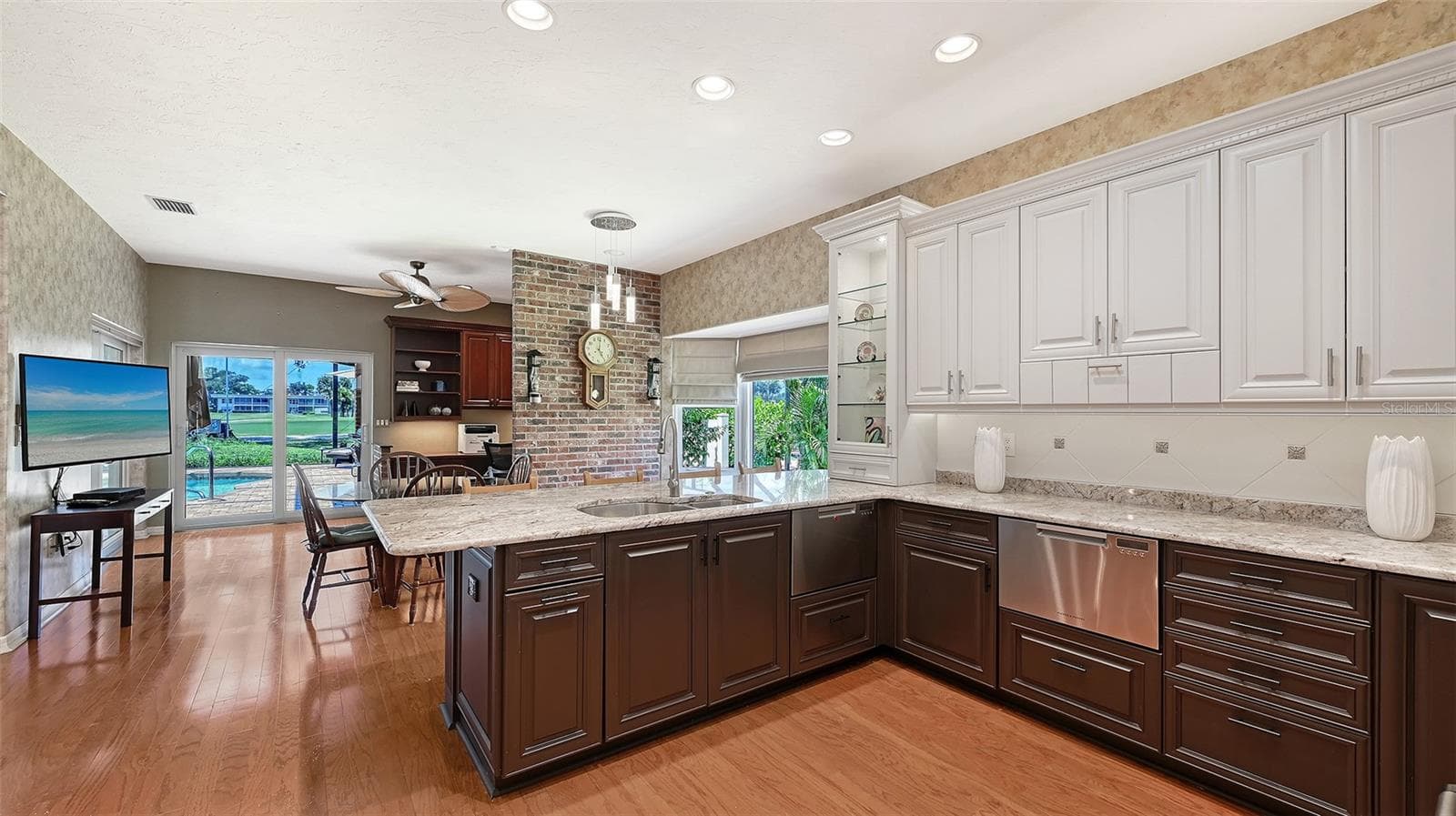 Single Family Residence at 5476 GOLF POINTE DR, SARASOTA, photo 20 of 74