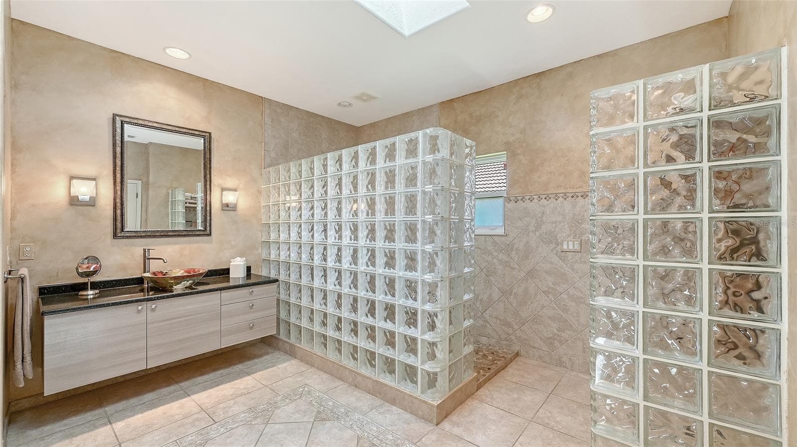 Single Family Residence at 5476 GOLF POINTE DR, SARASOTA, photo 39 of 74