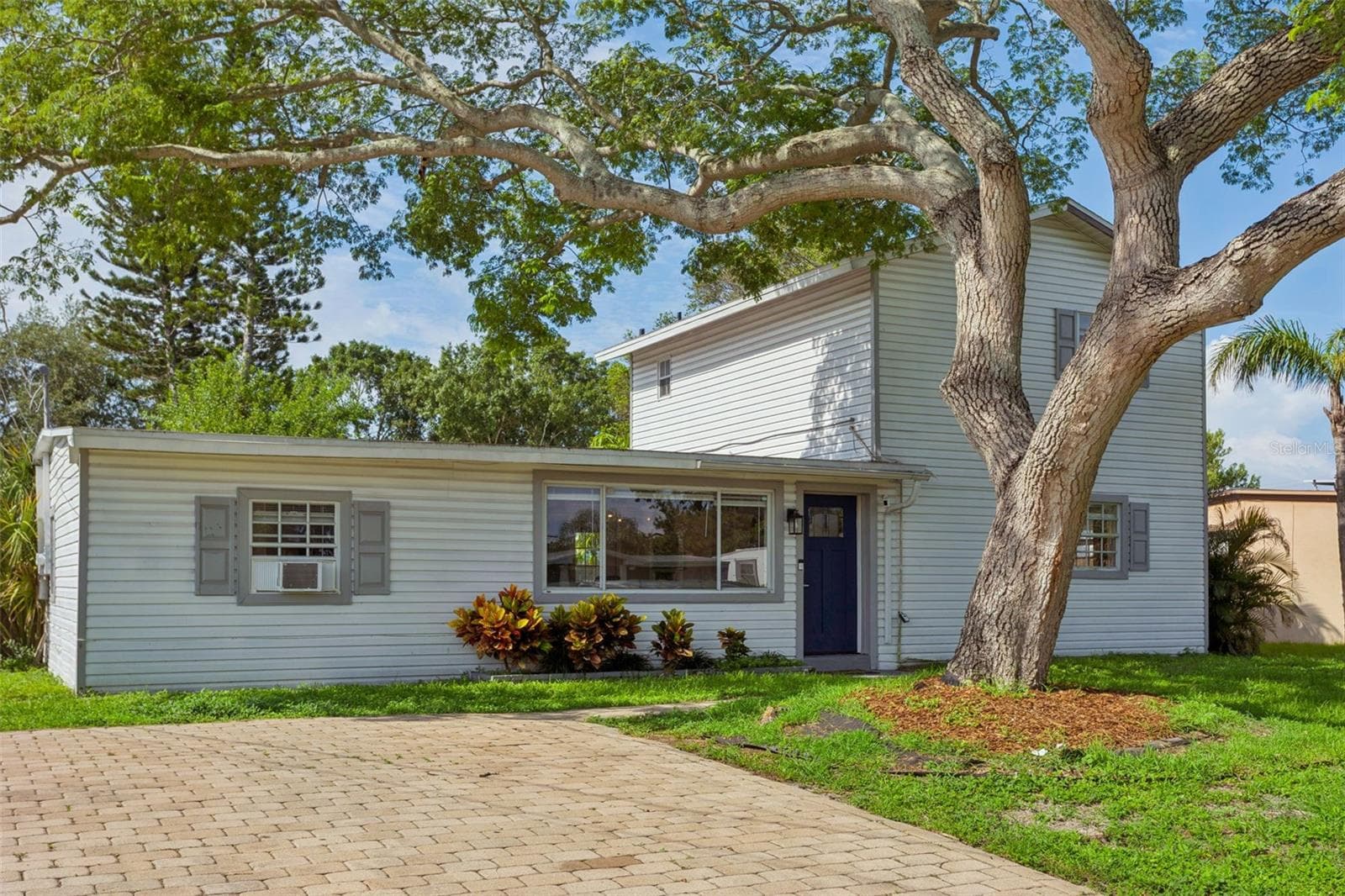 4012 W FAIRVIEW HTS