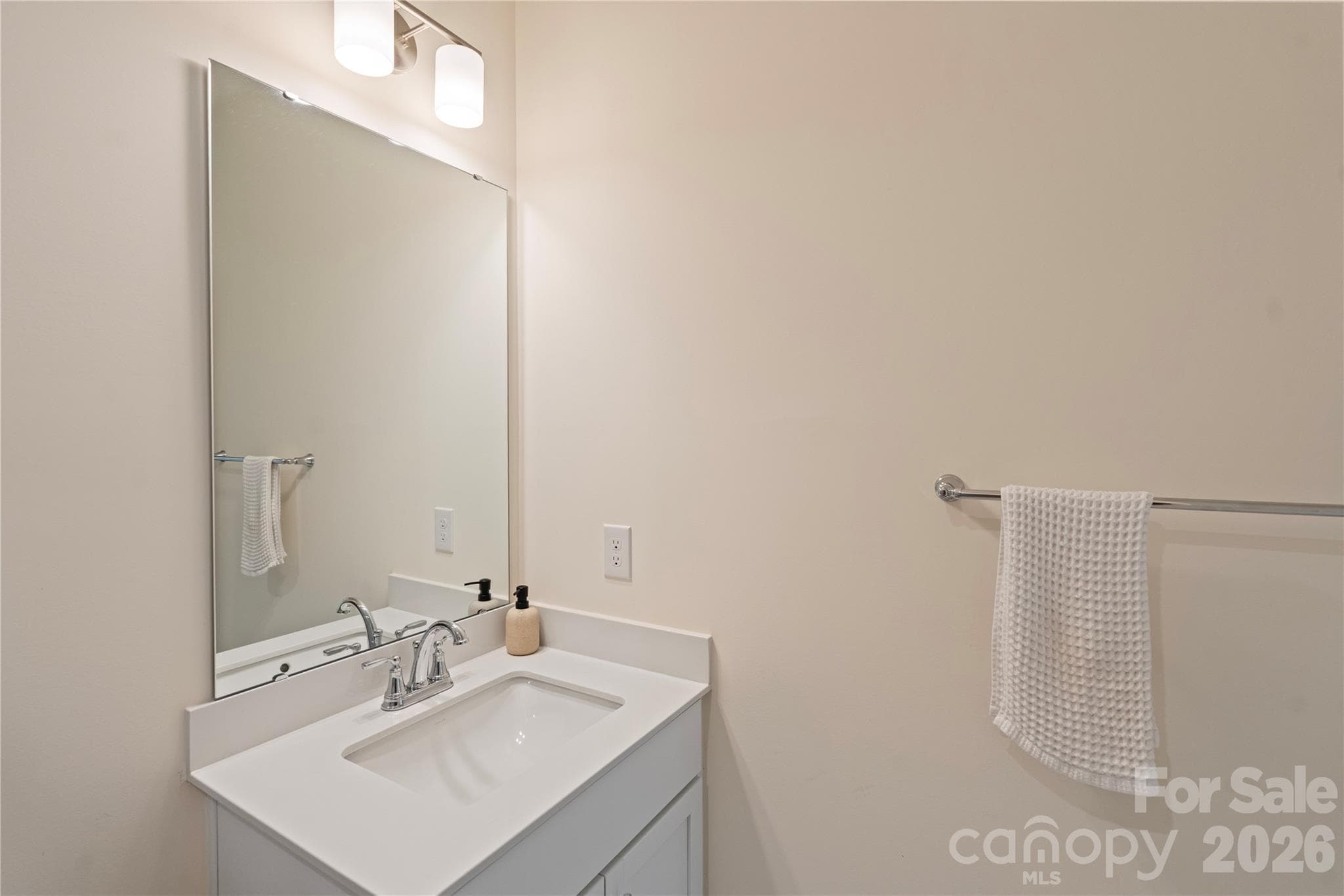Third level shared Full Bath - 2414 Magnolia Blossom Way, Charlotte