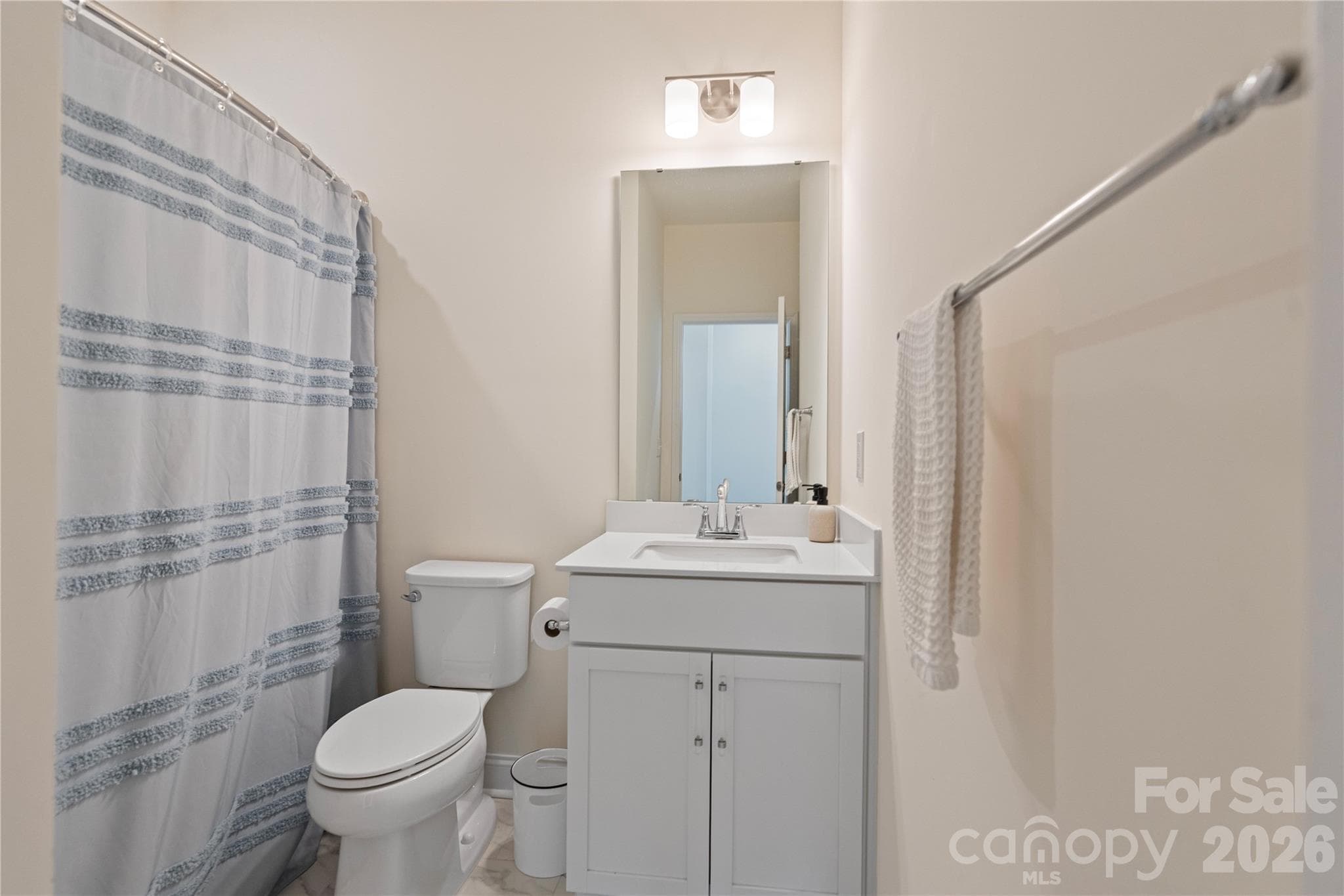 Third Level shared full Bath 2 - 2414 Magnolia Blossom Way, Charlotte