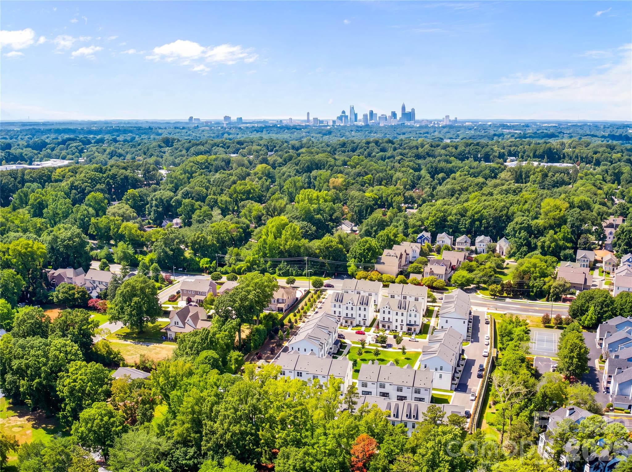 Ideal Cotswold location close to Uptown, Plaza Midwood, and Southpark - 2414 Magnolia Blossom Way, Charlotte