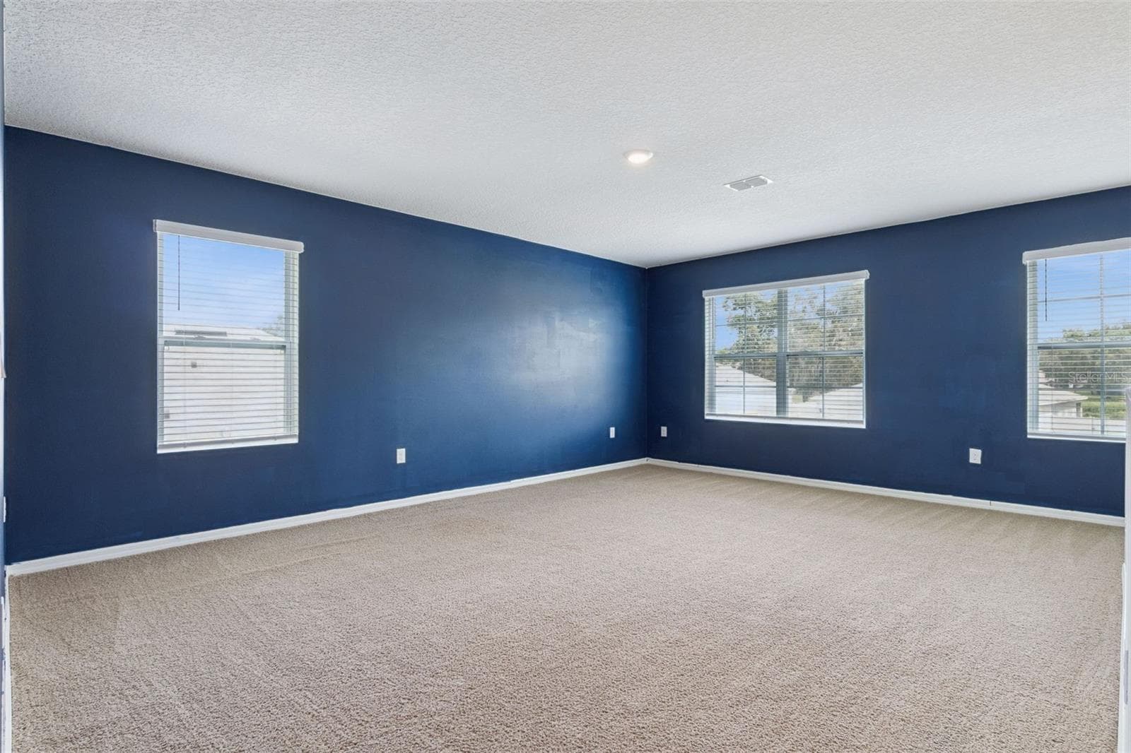 Media Room, Play room, second living room.... - 10528 BRONZE LEAF CT, LEESBURG