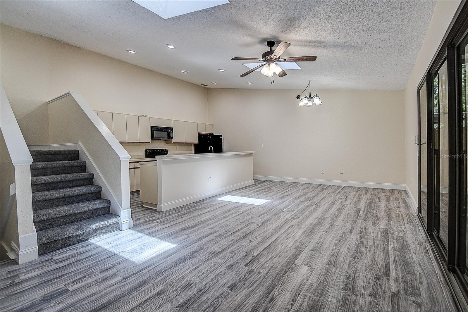 Condominium at 6334 92ND PL N #2401, PINELLAS PARK, photo 6 of 45