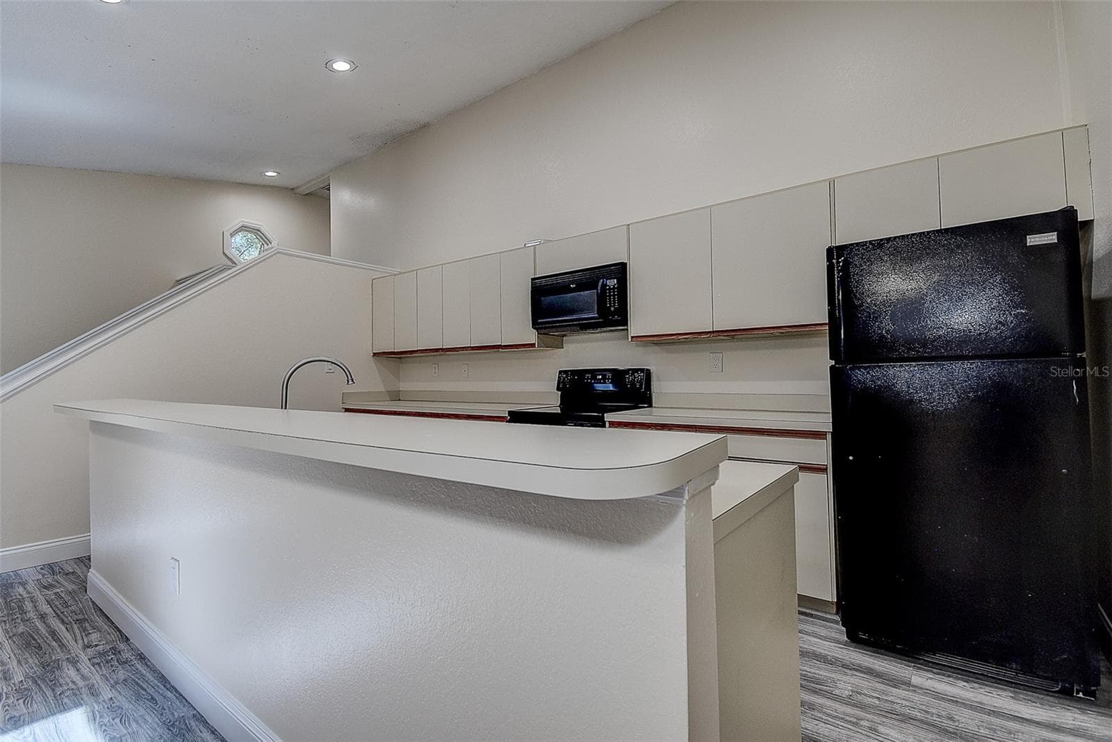 Condominium at 6334 92ND PL N #2401, PINELLAS PARK, photo 9 of 45