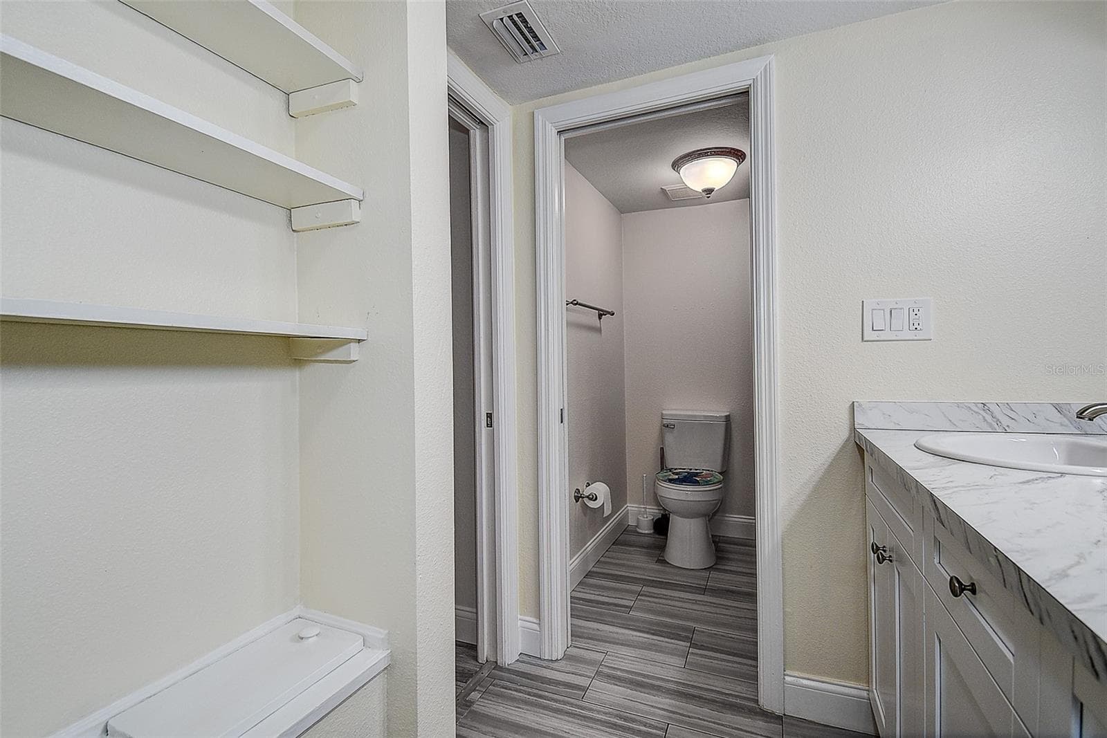 Condominium at 6334 92ND PL N #2401, PINELLAS PARK, photo 17 of 45