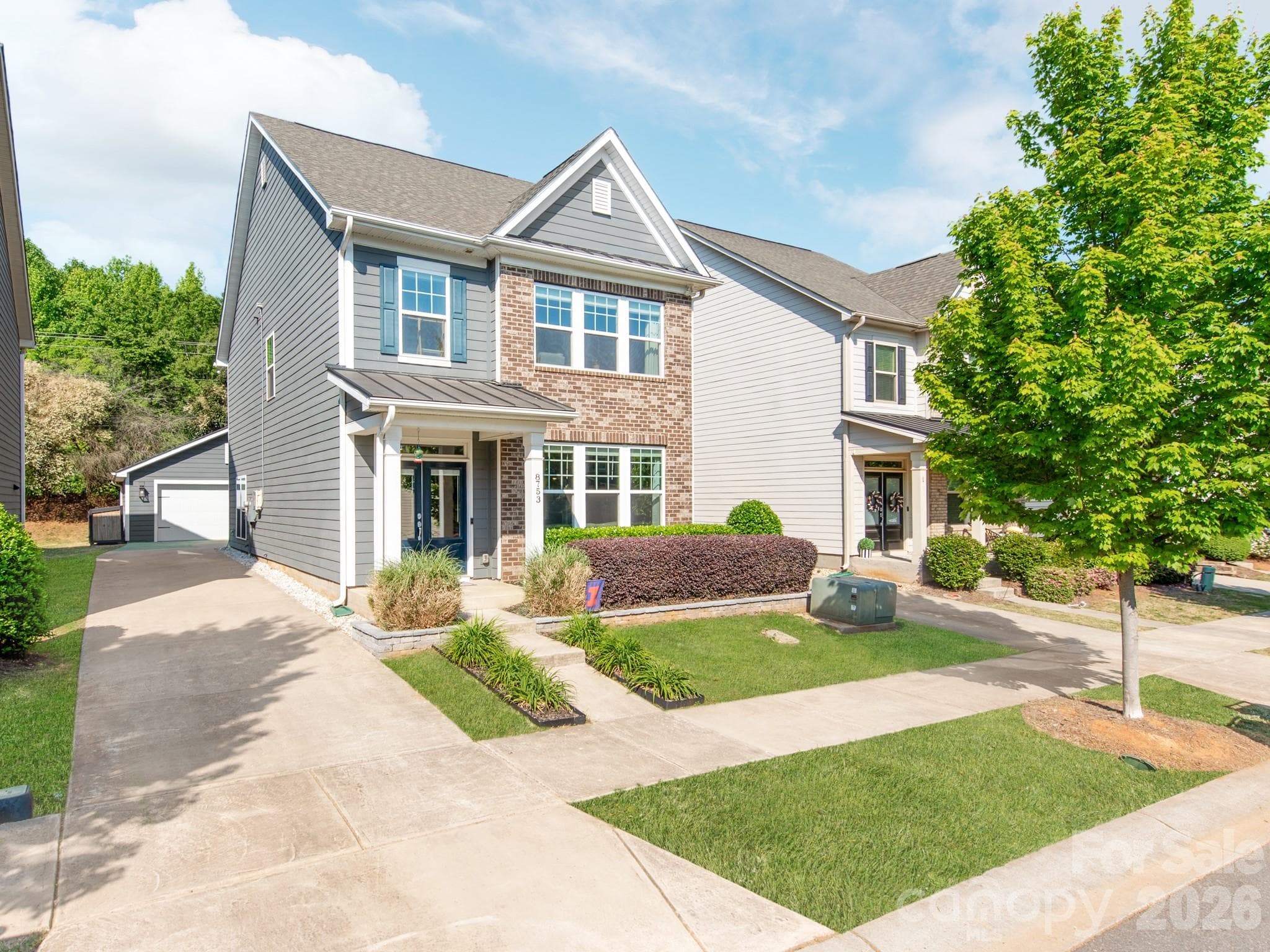 Single Family Residence at 8753 Aspinwall Drive, Charlotte, photo 2 of 35