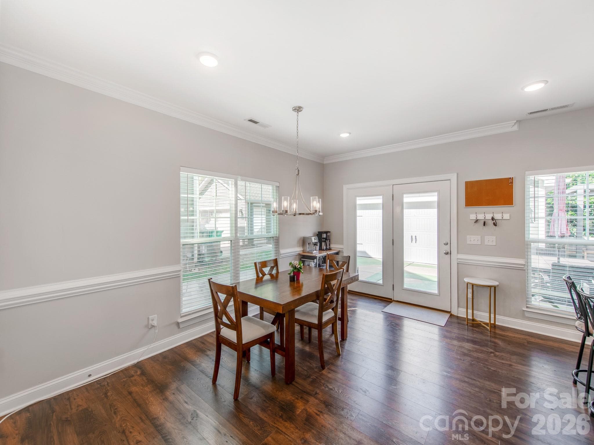 Single Family Residence at 8753 Aspinwall Drive, Charlotte, photo 10 of 35