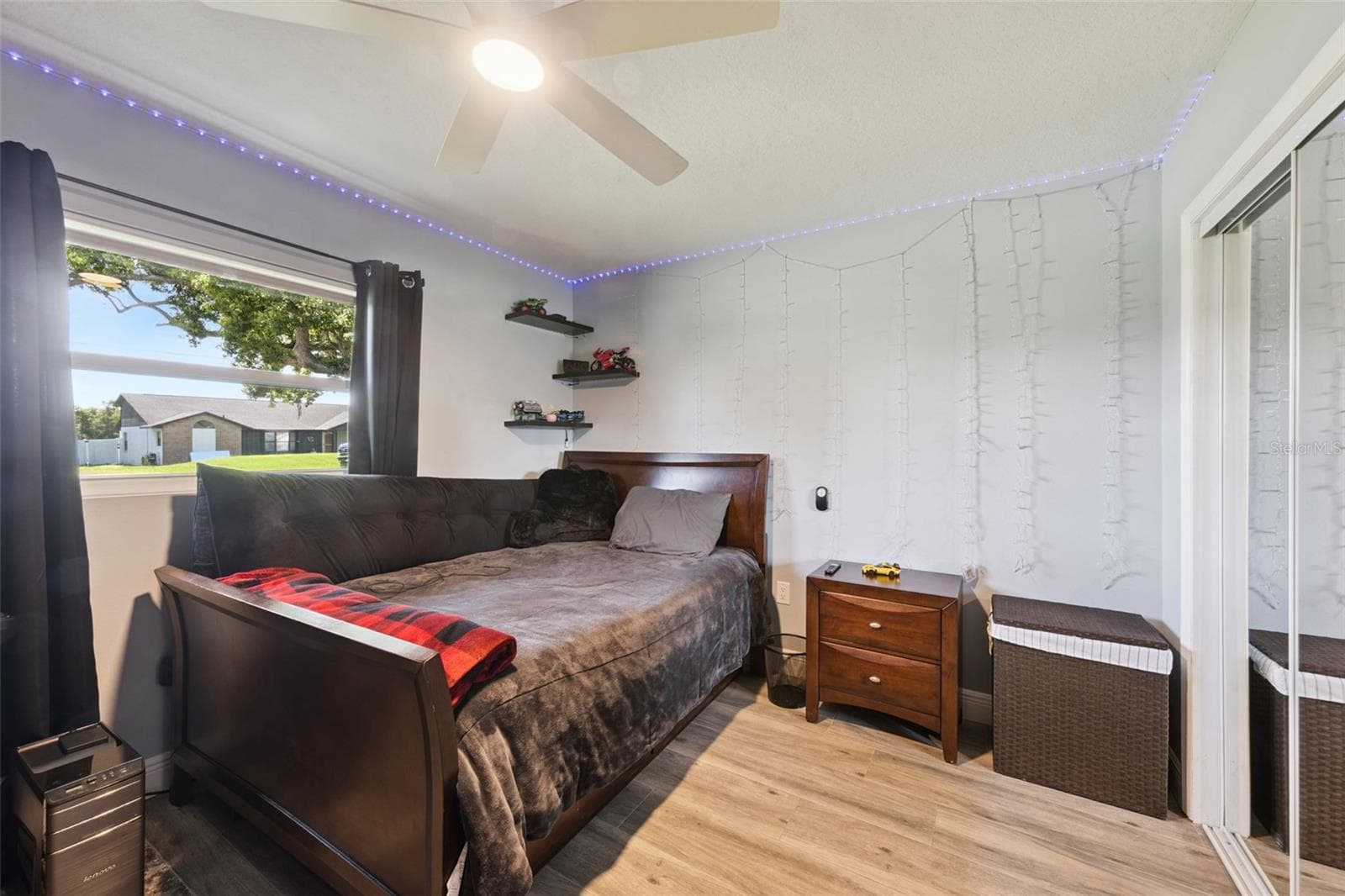 Single Family Residence at 27821 LOIS DR, TAVARES, photo 14 of 51