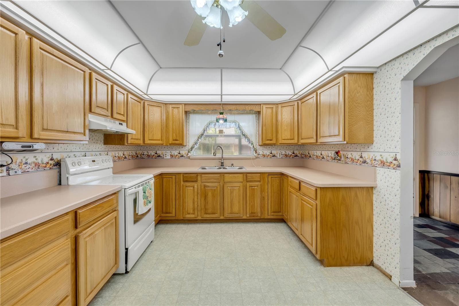 Single Family Residence at 1428 MARDRAKE RD, DAYTONA BEACH, photo 14 of 52
