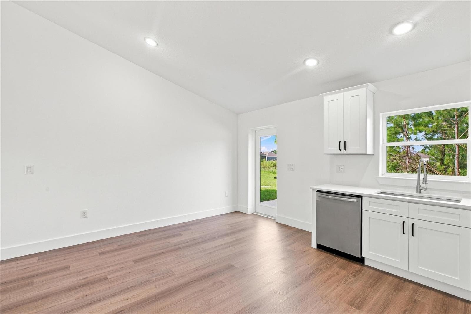 Single Family Residence at 6898 DICKINSON DR, SEBRING, photo 12 of 48