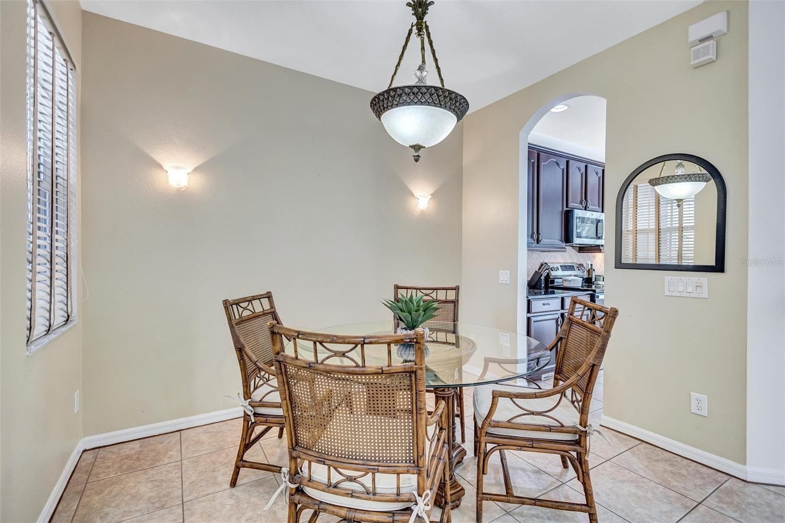 Townhouse at 14511 MIRABELLE VISTA CIR, TAMPA, photo 7 of 46