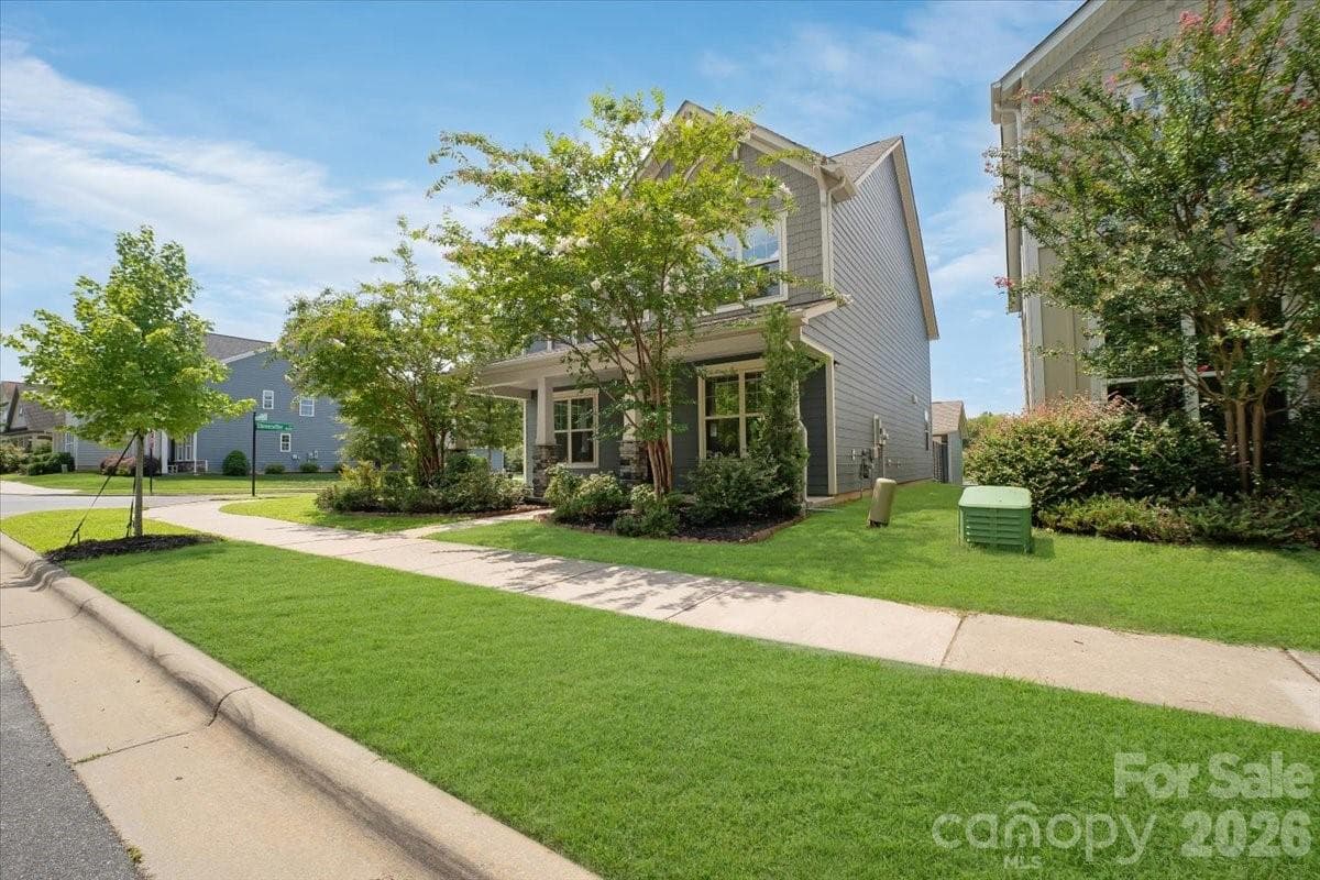 Single Family Residence at 15505 Davidson East Drive, Davidson, photo 6 of 48