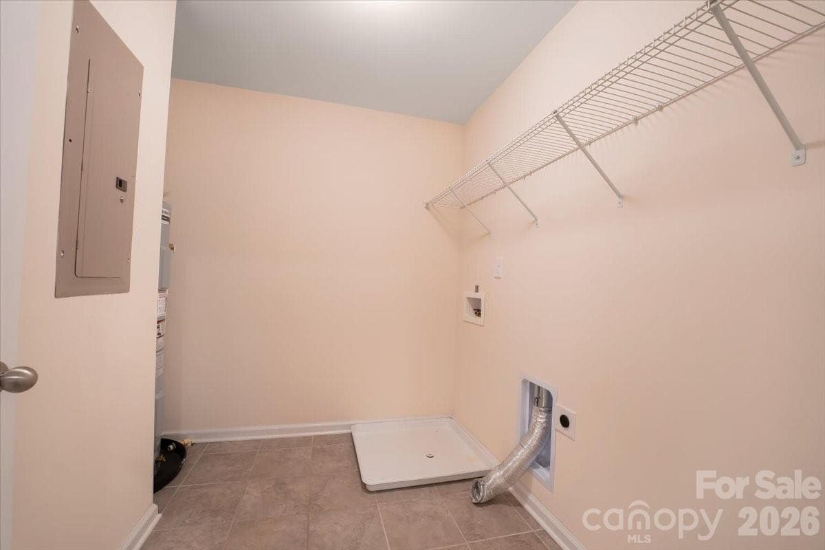Laundry - 15505 Davidson East Drive, Davidson