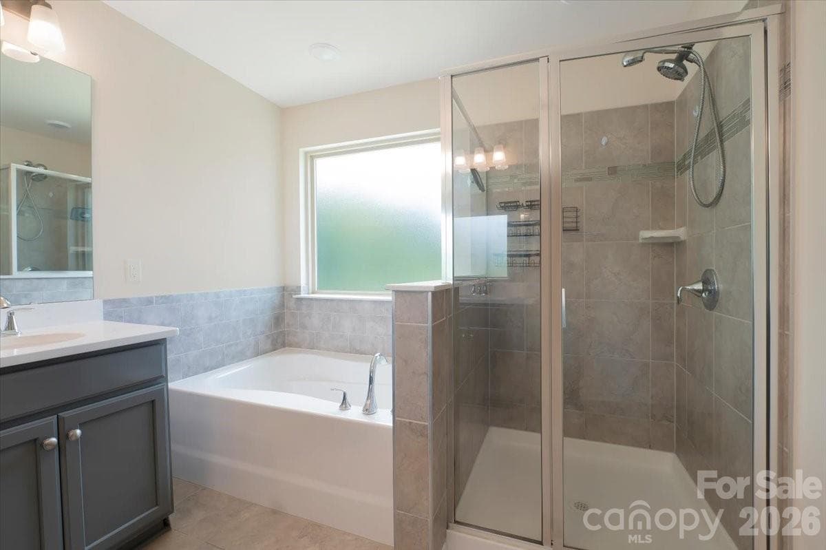 Single Family Residence at 15505 Davidson East Drive, Davidson, photo 32 of 48