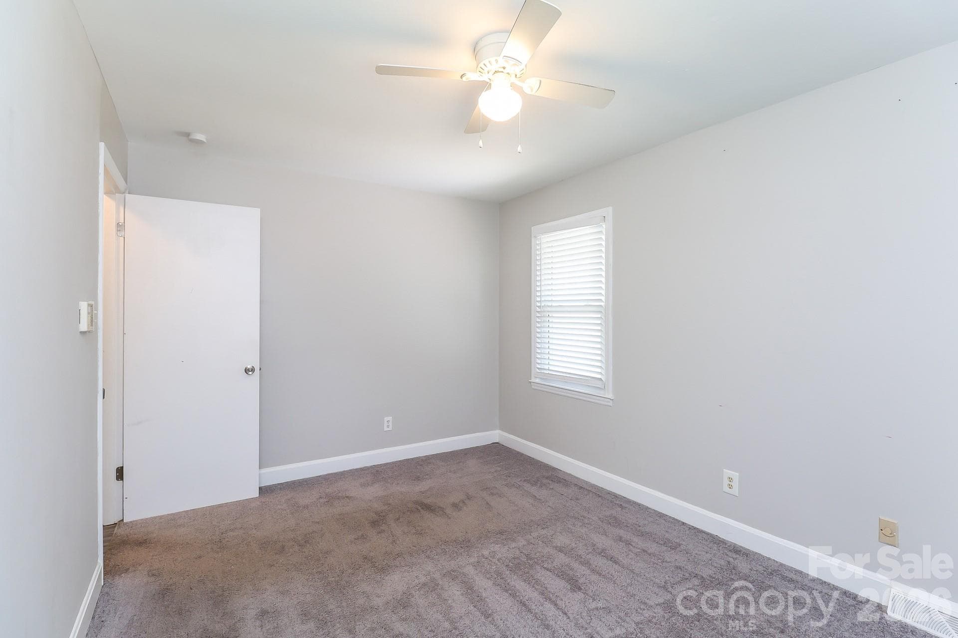 Single Family Residence at 6424 Springfield Drive, Charlotte, photo 11 of 21