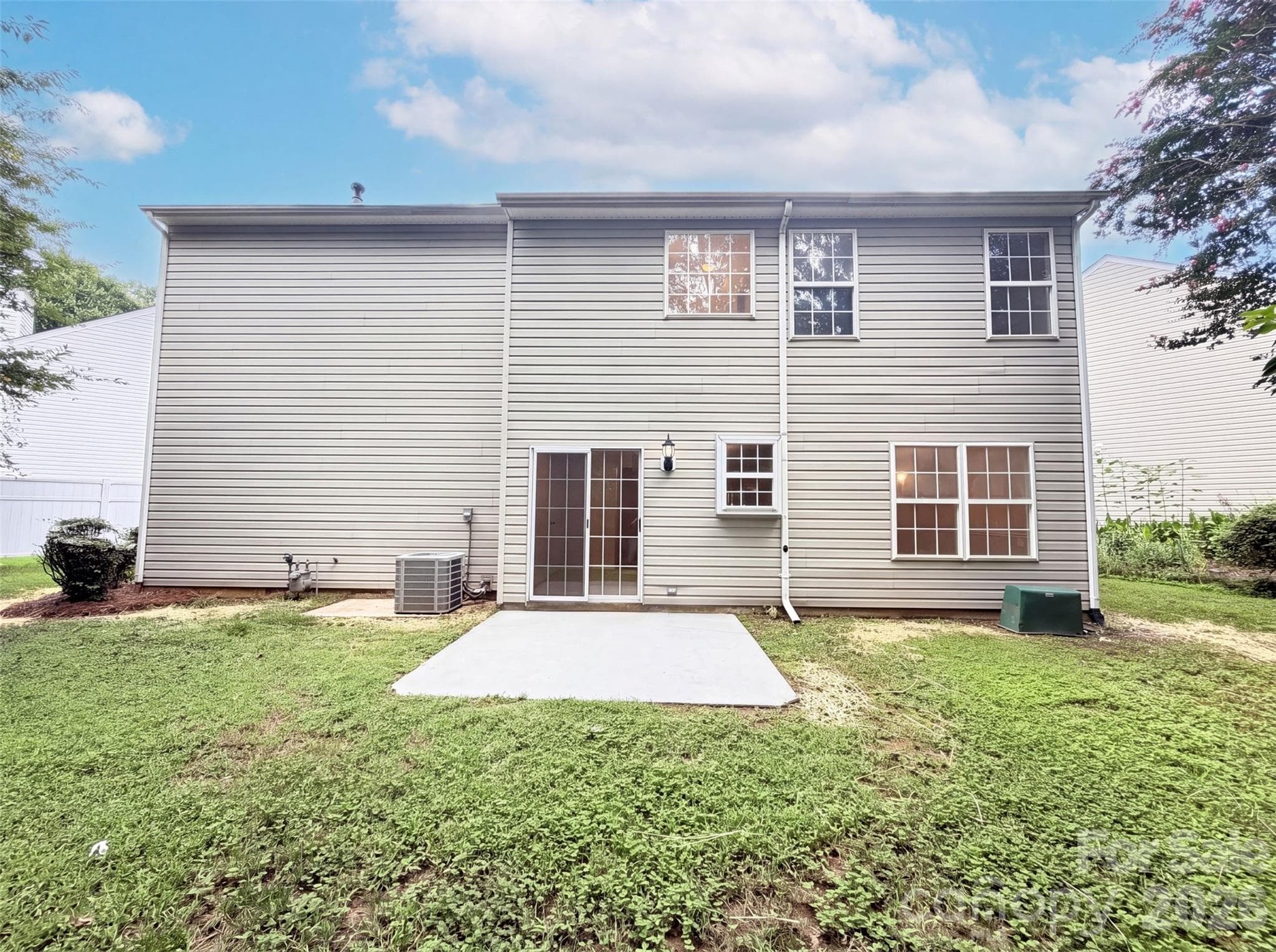 Single Family Residence at 14542 Arbor Ridge Drive, Charlotte, photo 5 of 20