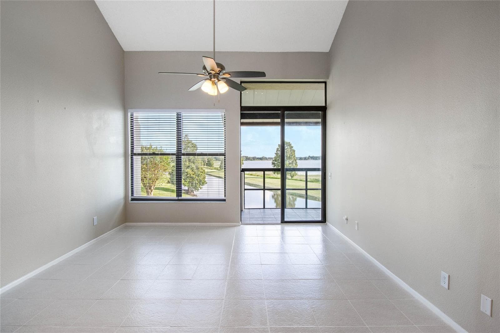 Condominium at 410 LAUREL COVE WAY, WINTER HAVEN, photo 7 of 33