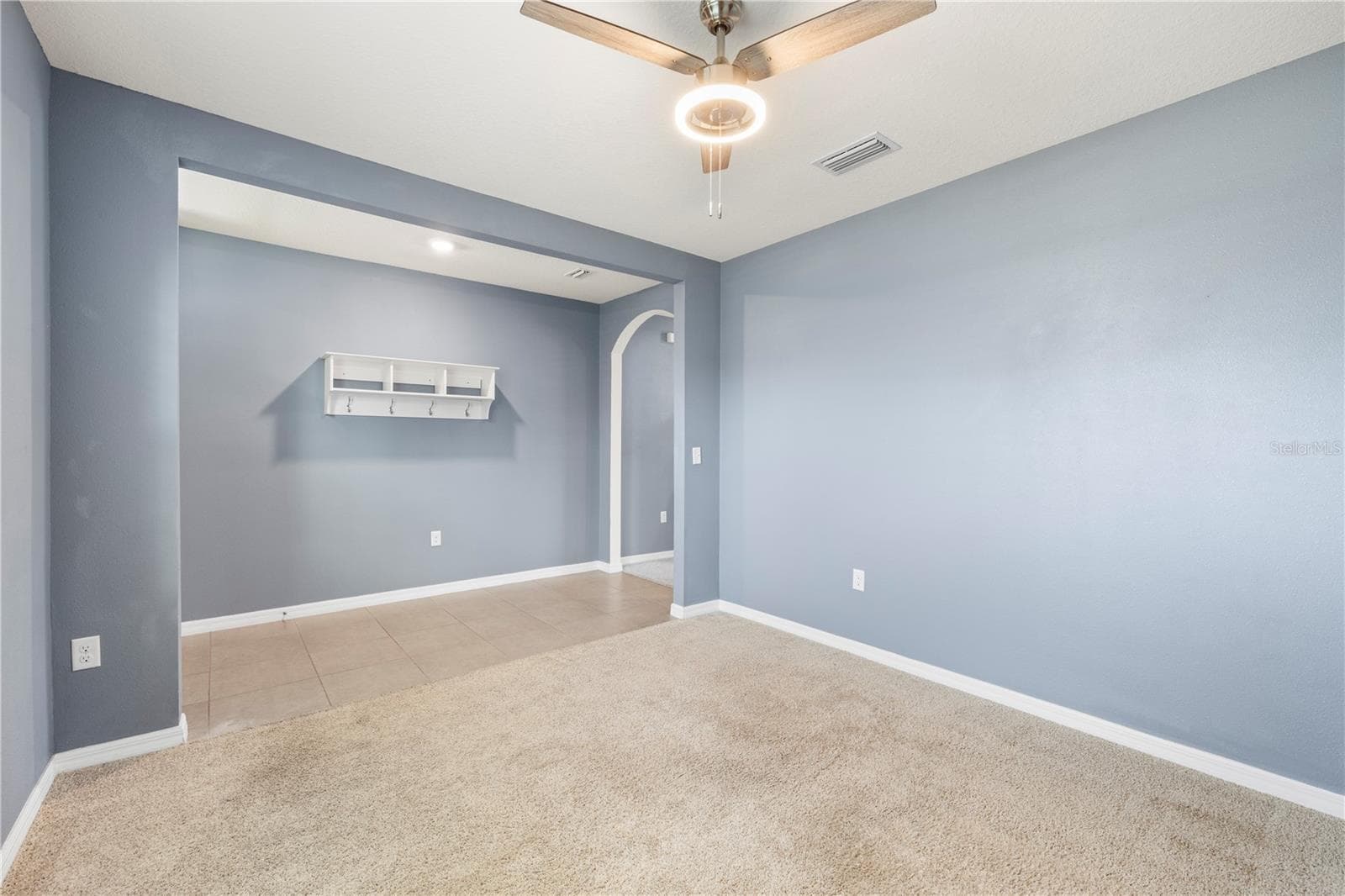 Single Family Residence at 10212 GOLDEN LIGHT CT, RIVERVIEW, photo 7 of 48