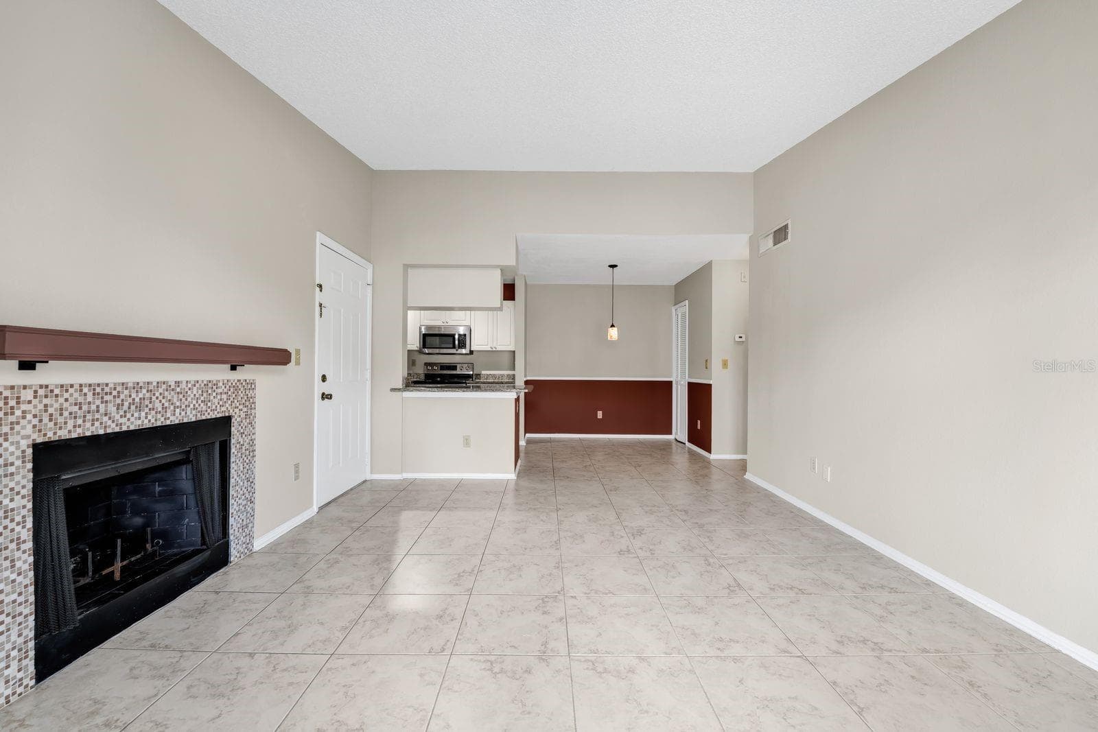 Condominium at 2550 N ALAFAYA TRL #1203, ORLANDO, photo 7 of 25